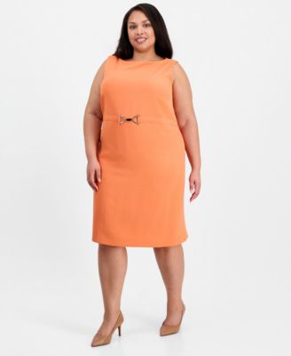 Plus Size Boat-Neck Sleeveless Sheath Crepe Dress