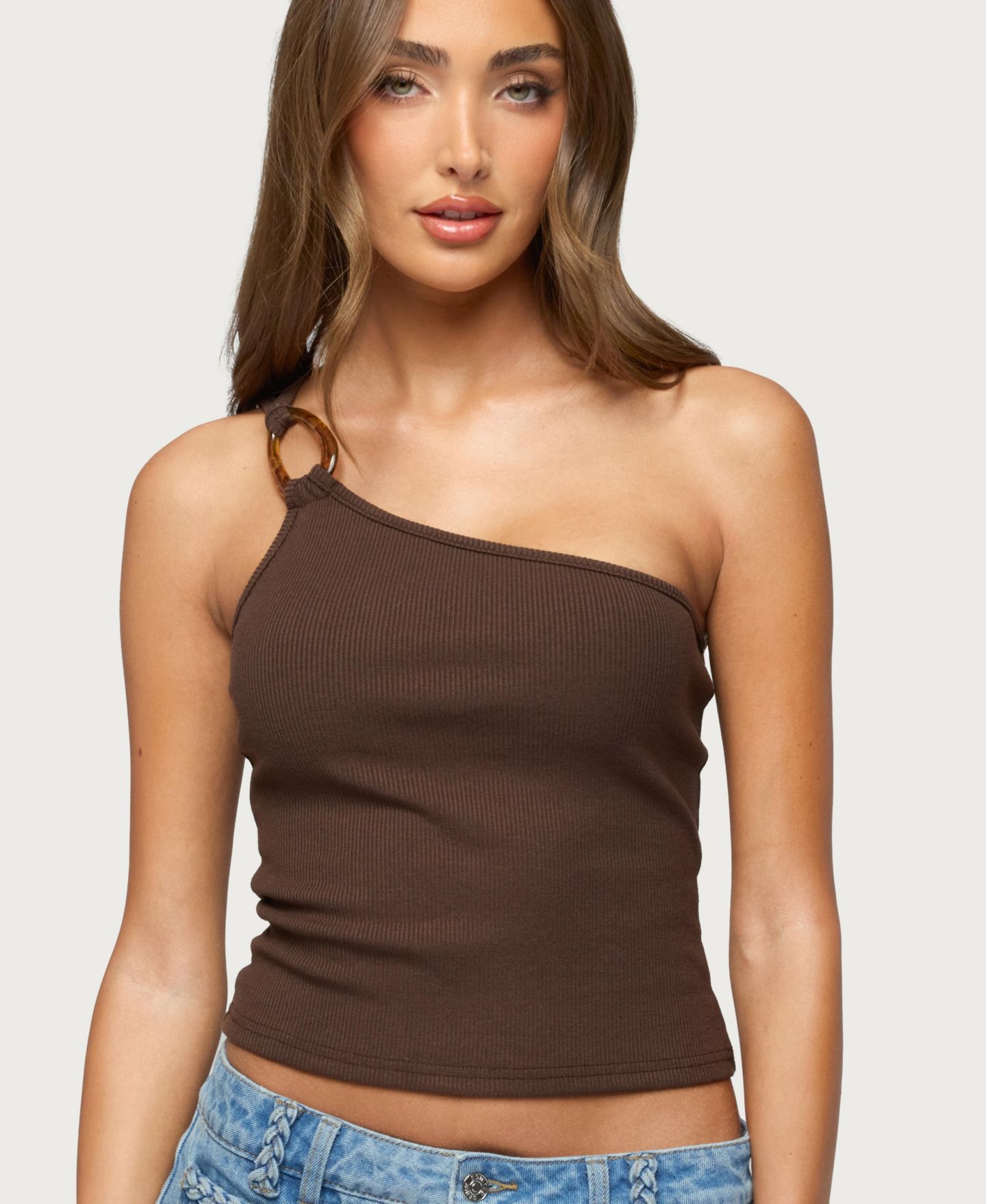 Женский топ Edikted Calista Ribbed One Shoulder, цвет: Коричневый — фото 1