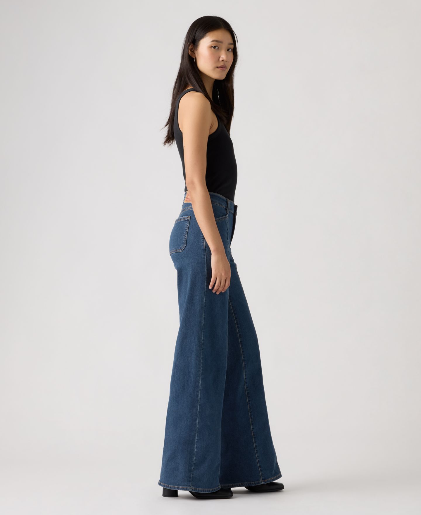Женские джинсы Levi's 318 Seamed Wide-Leg, цвет: Джинсовый — фото 3