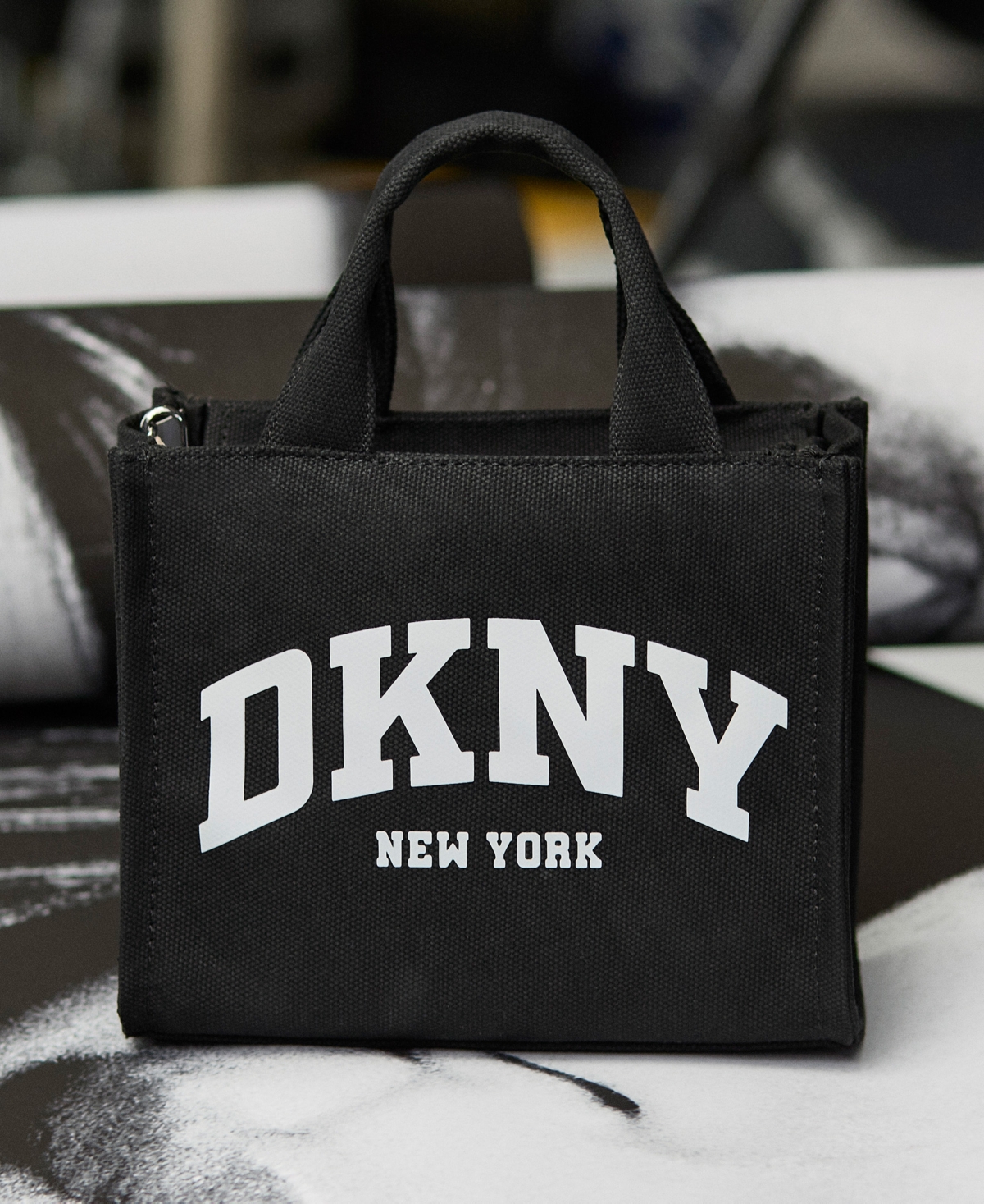 Dkny Hadlee Logo Small Tote Bag