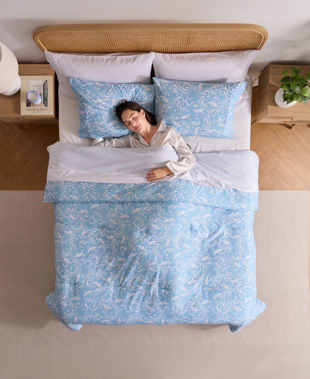 Nestl Luxury Soft Biomorphic Design -Pc. Comforter Set