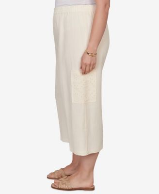 Plus Size Gauze Eyelet Cargo Pull-On Capri Pants
