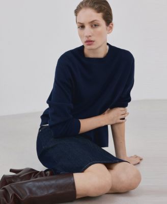 Women's Round-Neck Knitted Sweater