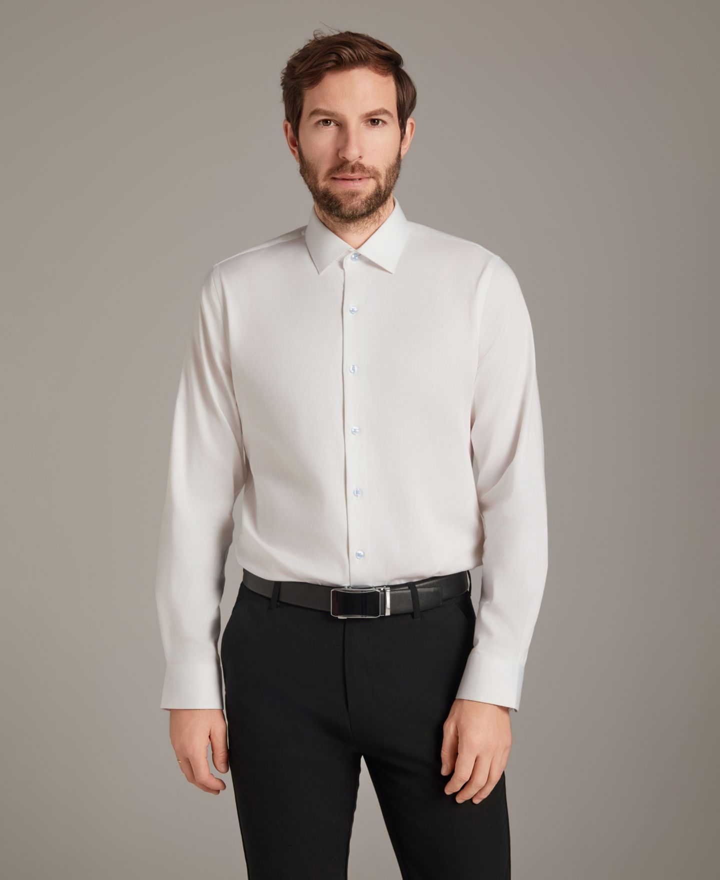 Мужская рубашка Bar III Sateen Solid Contrast Buttons Dress Shirt, цвет: Белый / Индиго — фото 2