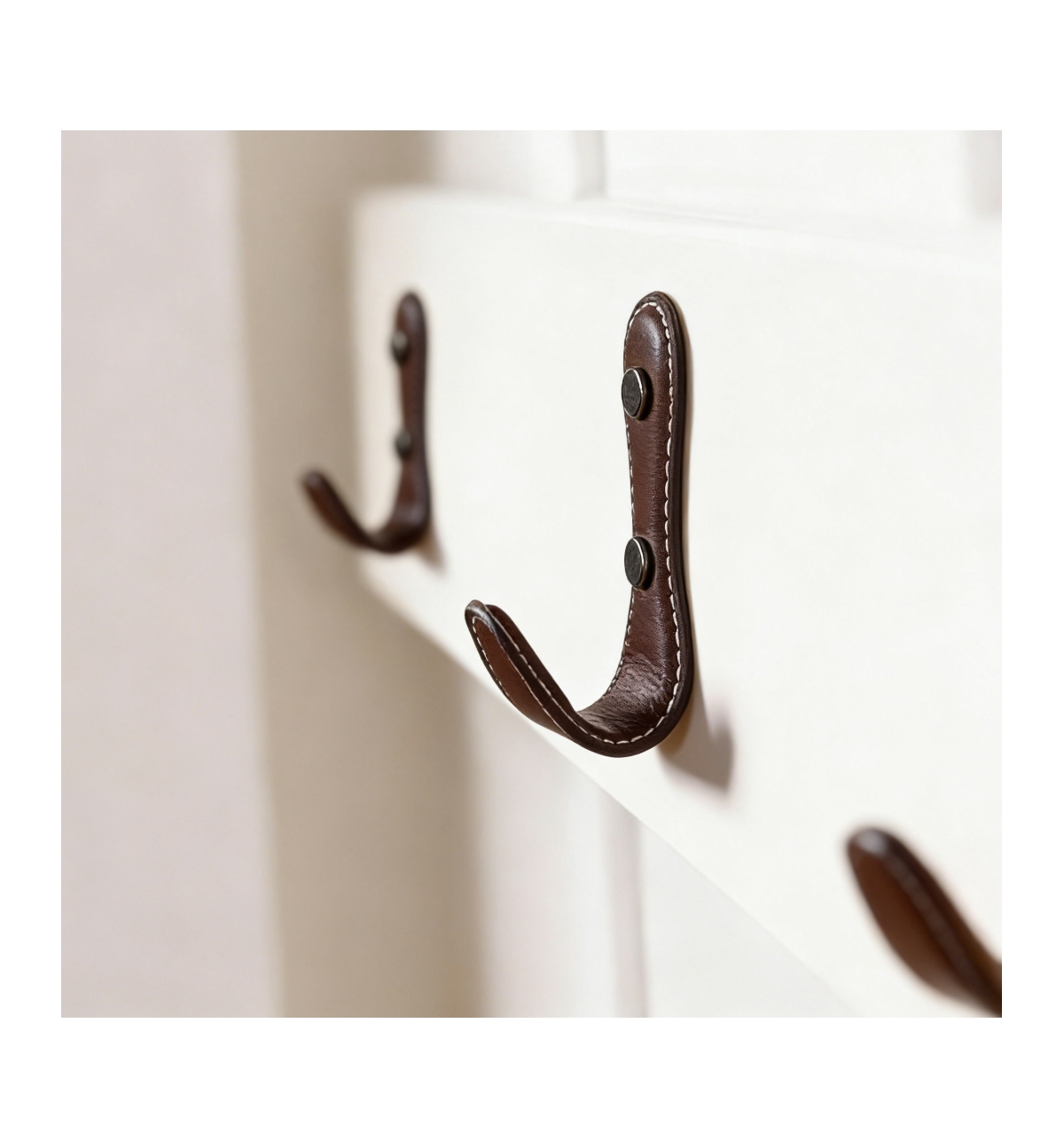 Yigii 4Pc Leather-Wrapped Zinc Alloy Wall Hooks for Home