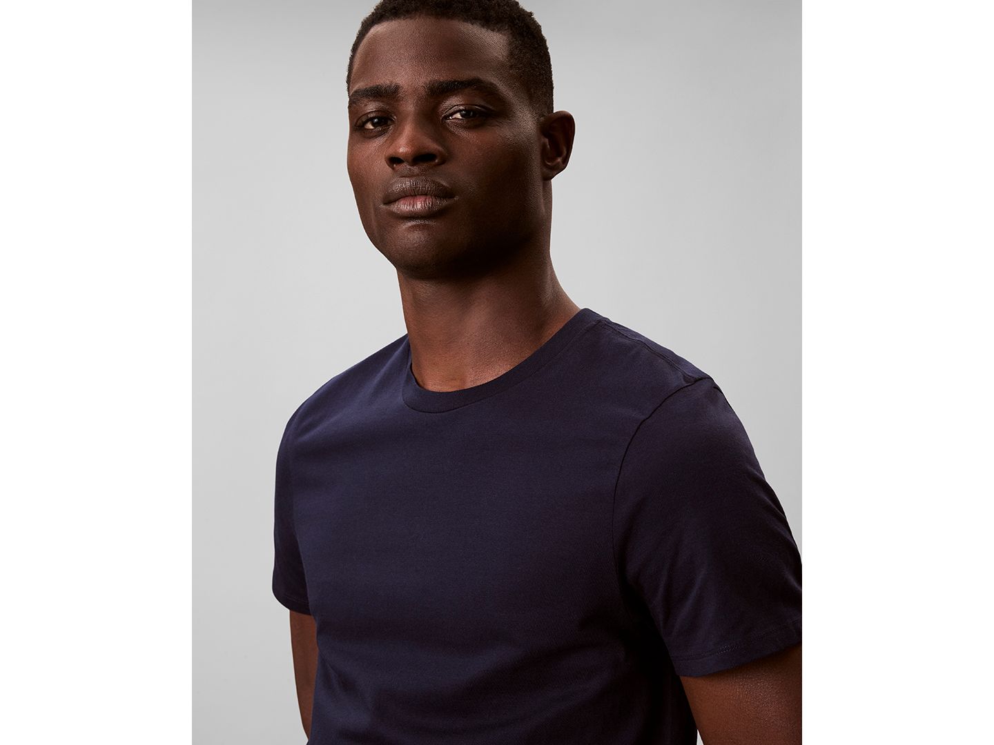 Мужские футболки Calvin Klein 3-Pack Cotton Classics Crewneck T-Shirts, цвет: Тёмно-синий / Красный — фото 2