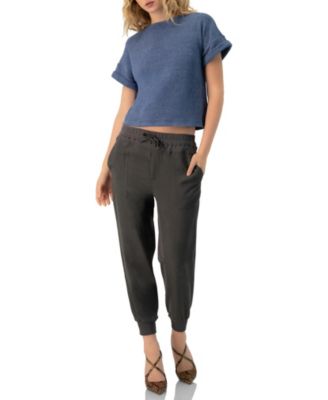 Women' Straight Knit Blouse with Crew Neck