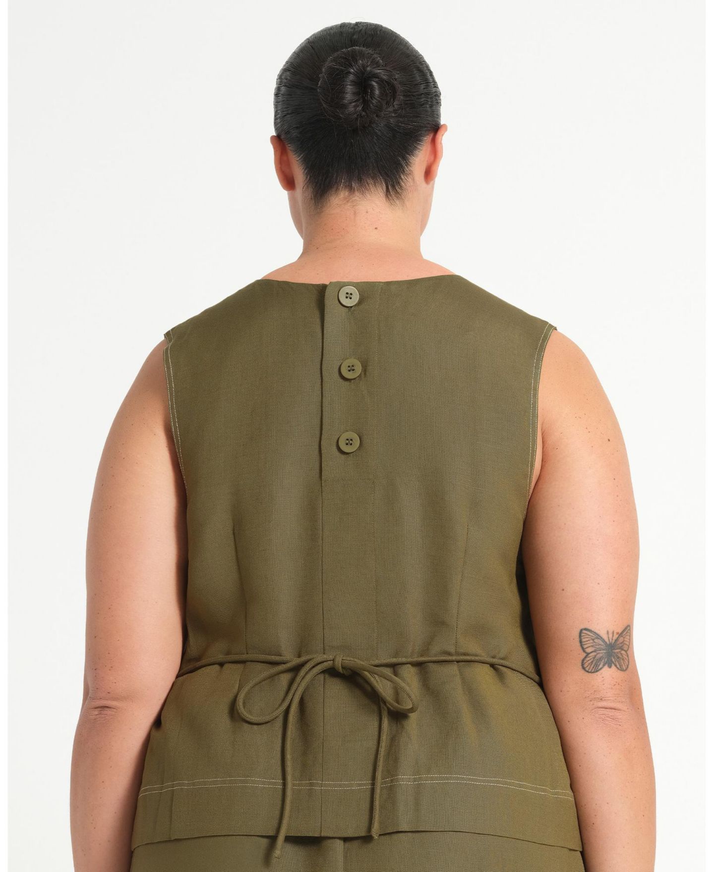 Женский топ ESTELLE Plus Size Sonnet Linen Sleeveless Summer Tie-back, цвет: Зелёный — фото 2