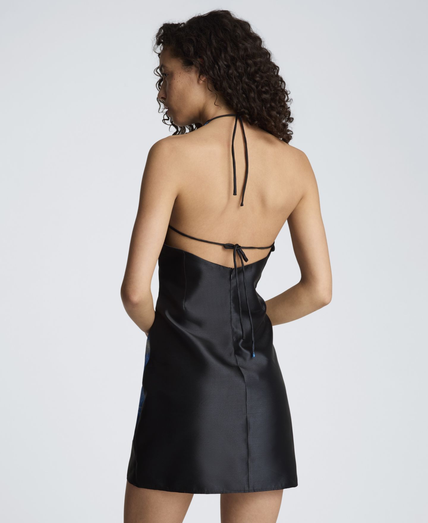 Женское платье Kenneth Cole Sleeveless Halter Neck Short, цвет: Чёрный разноцветный — фото 5