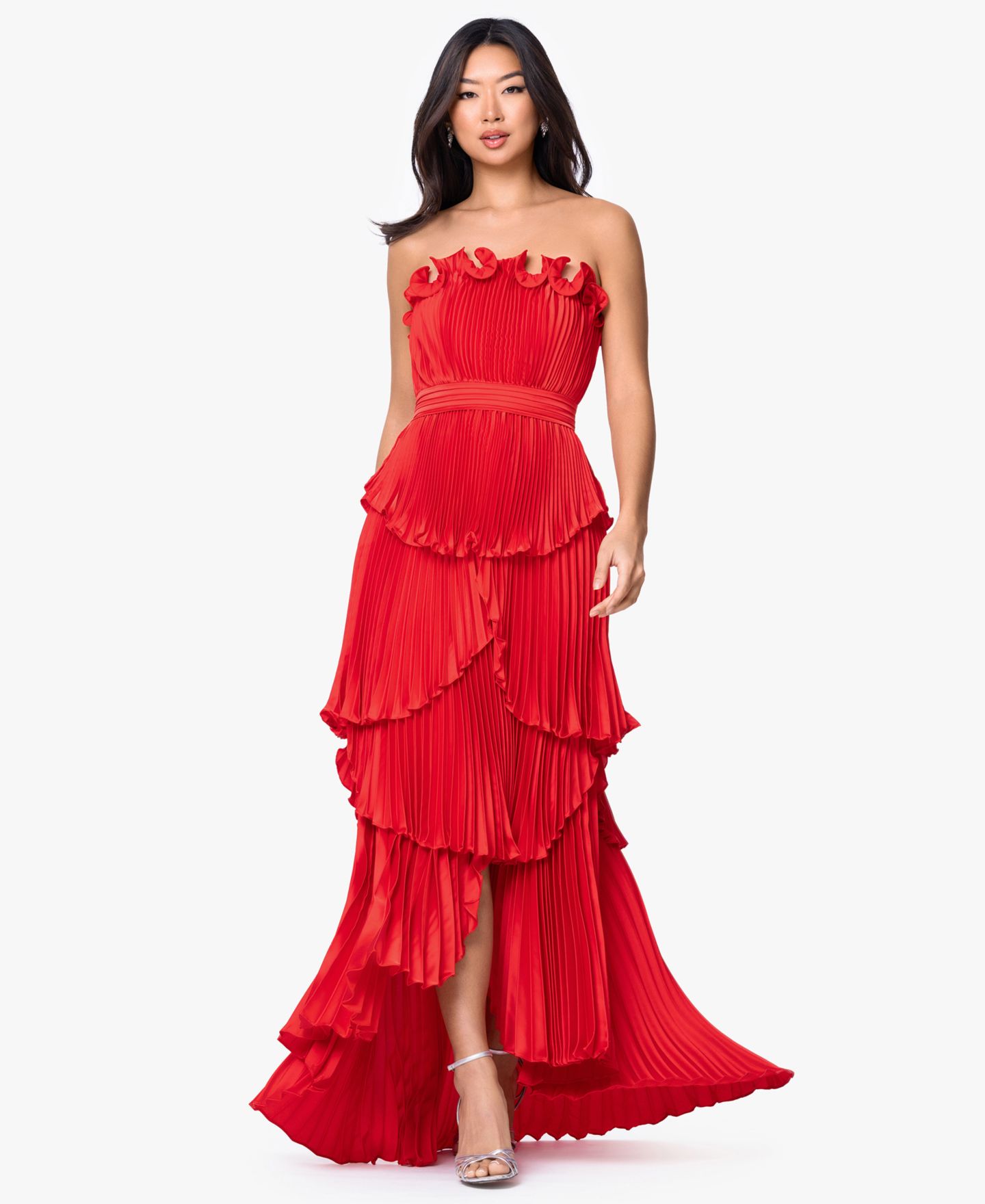 Женские платья Betsy & Adam Strapless High-Low Ball Gown, цвет: Красный — фото 1