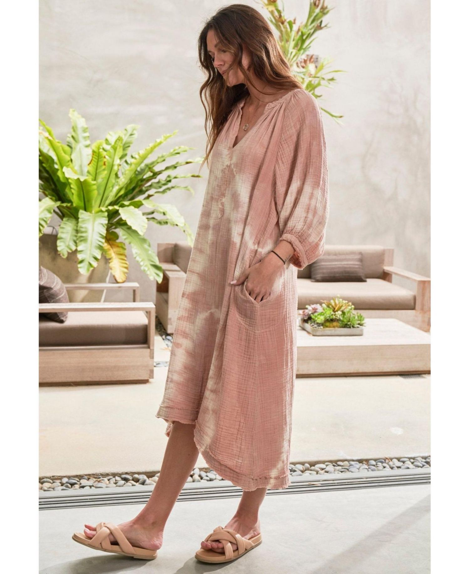 Women's Ocean+main Tie Dye V-Neck Cotton Gauze 3/4 Sleeve Dress with Pockets