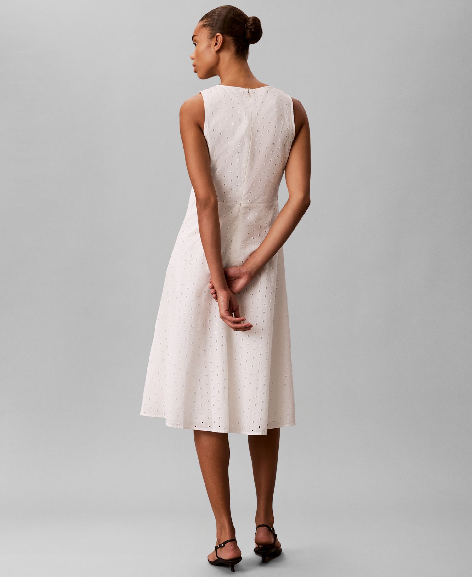 Women's Sleeveless V-Neck Midi Dress