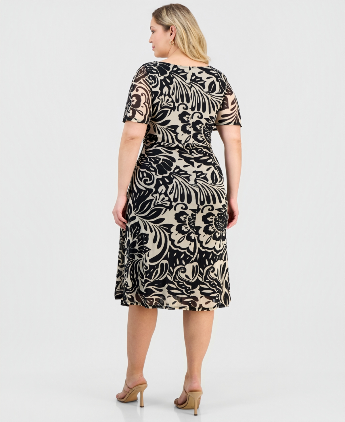 Robbie Bee Plus Round-Neck Tie-Waist Dress