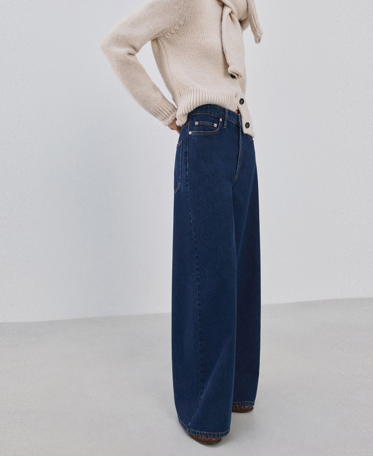 Mango Women's Wide Leg Mid-Rise Jeans view 1 — MAYCSS fashion products