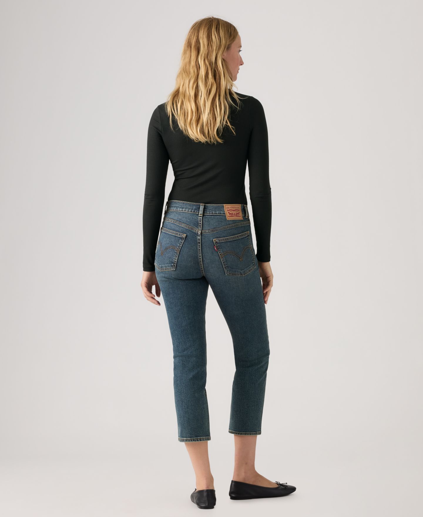Женские джинсы Levi's Wedgie Flap Pocket High-Rise Cropped Jeans, цвет: Dart Game — фото 4