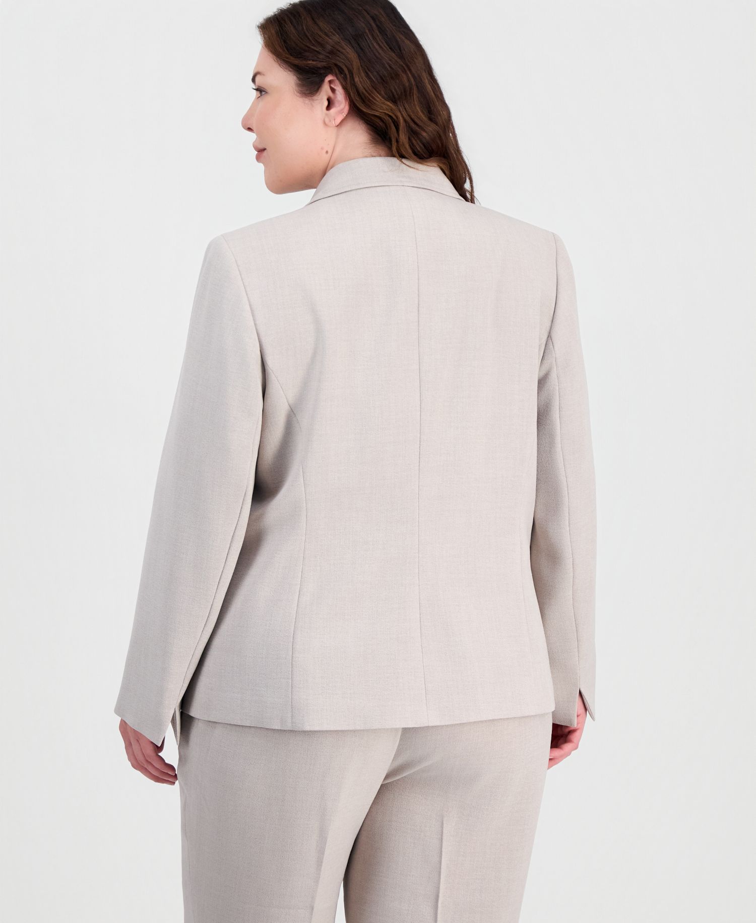Plus Size Notched-Lapel Single-Button Blazer