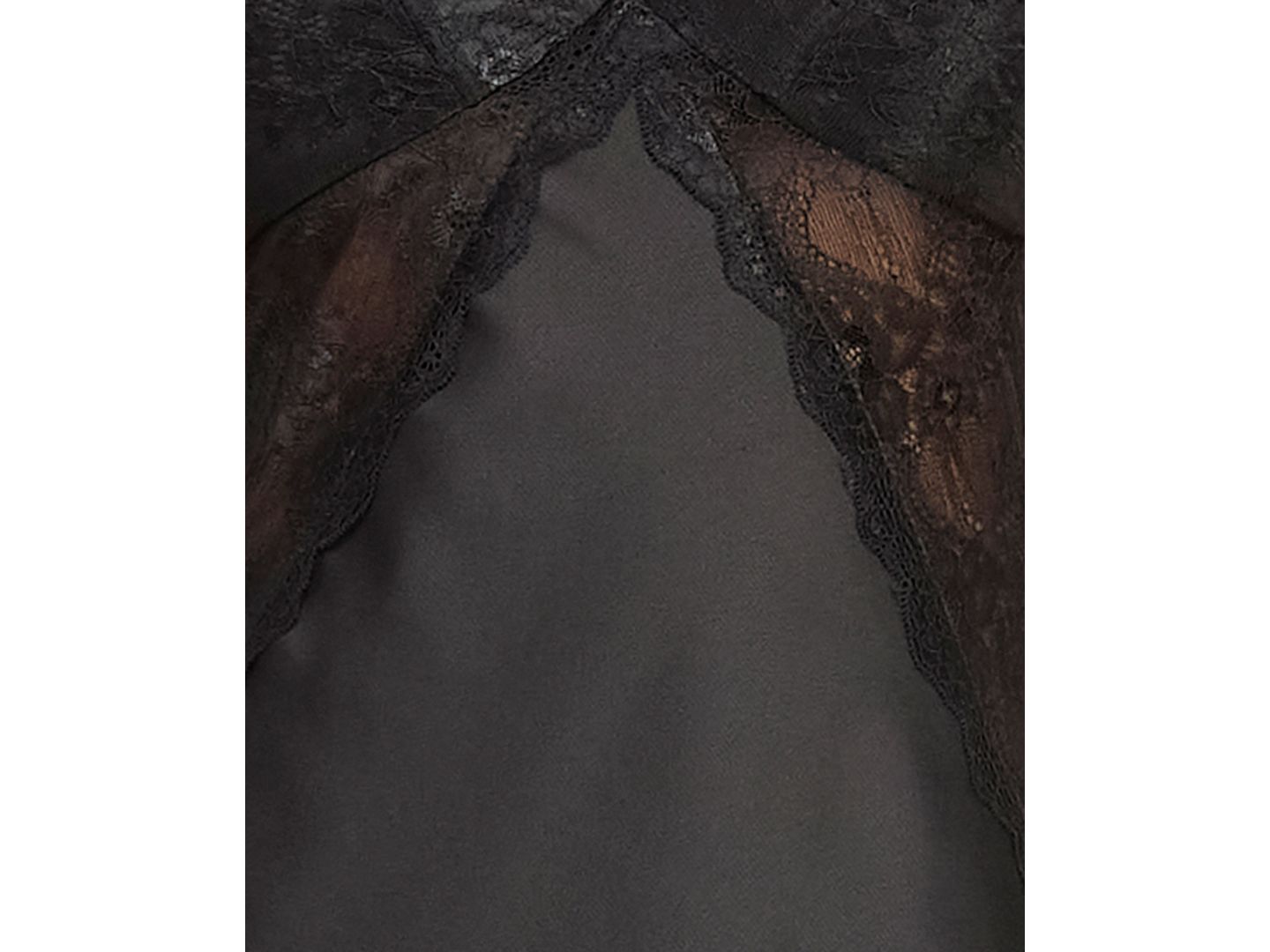 Женские платья Alex & Sophia Juniors' V-Neck Satin Gown with Spaghetti Strap and Lace Trim Detail Gown, цвет: Чёрный — фото 5