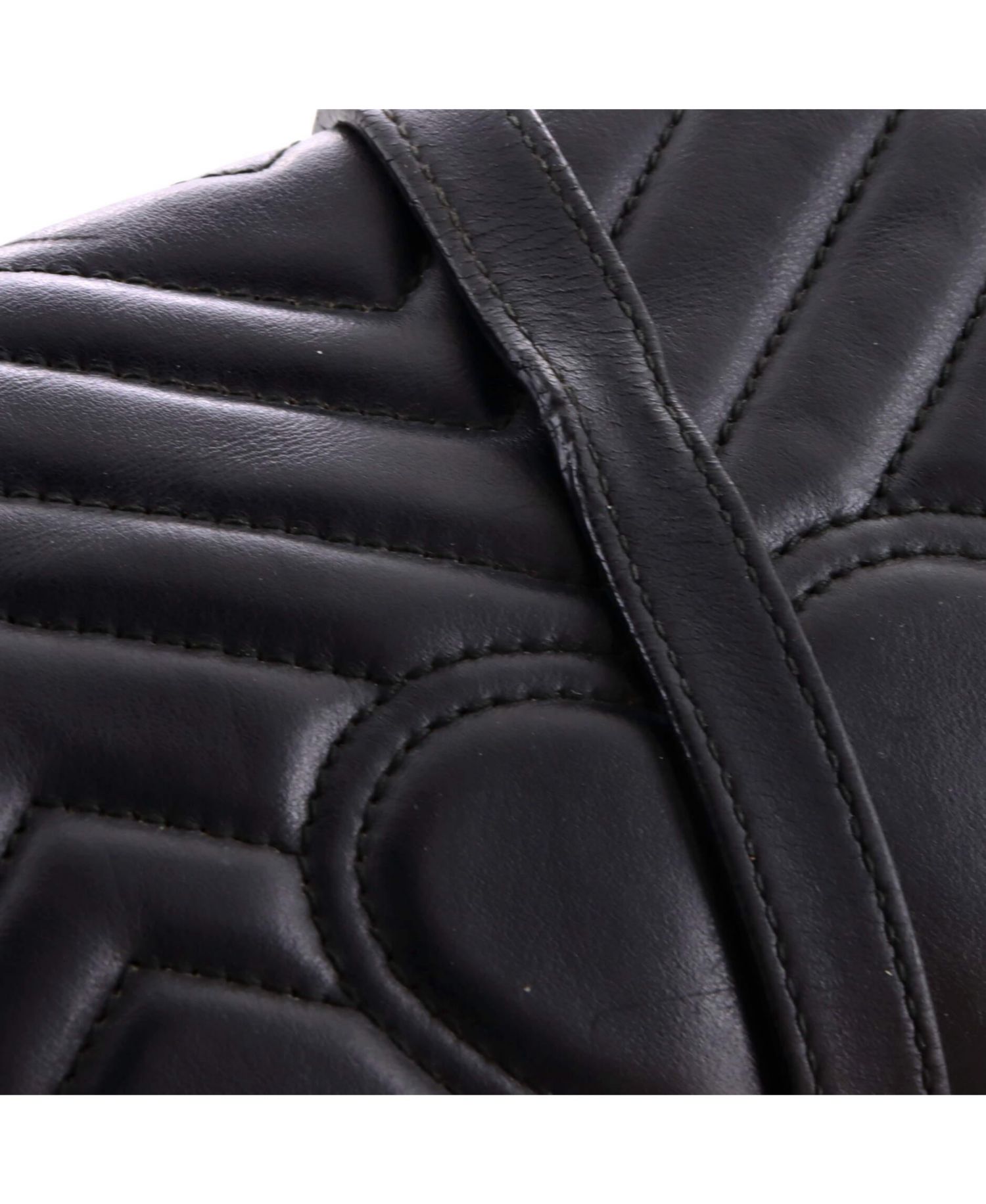 Medium GG Marmont Flap Bag Matelasse Leather