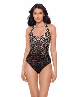Women's Utopia Scoop Neck Underwire One-Piece Swimsuit
