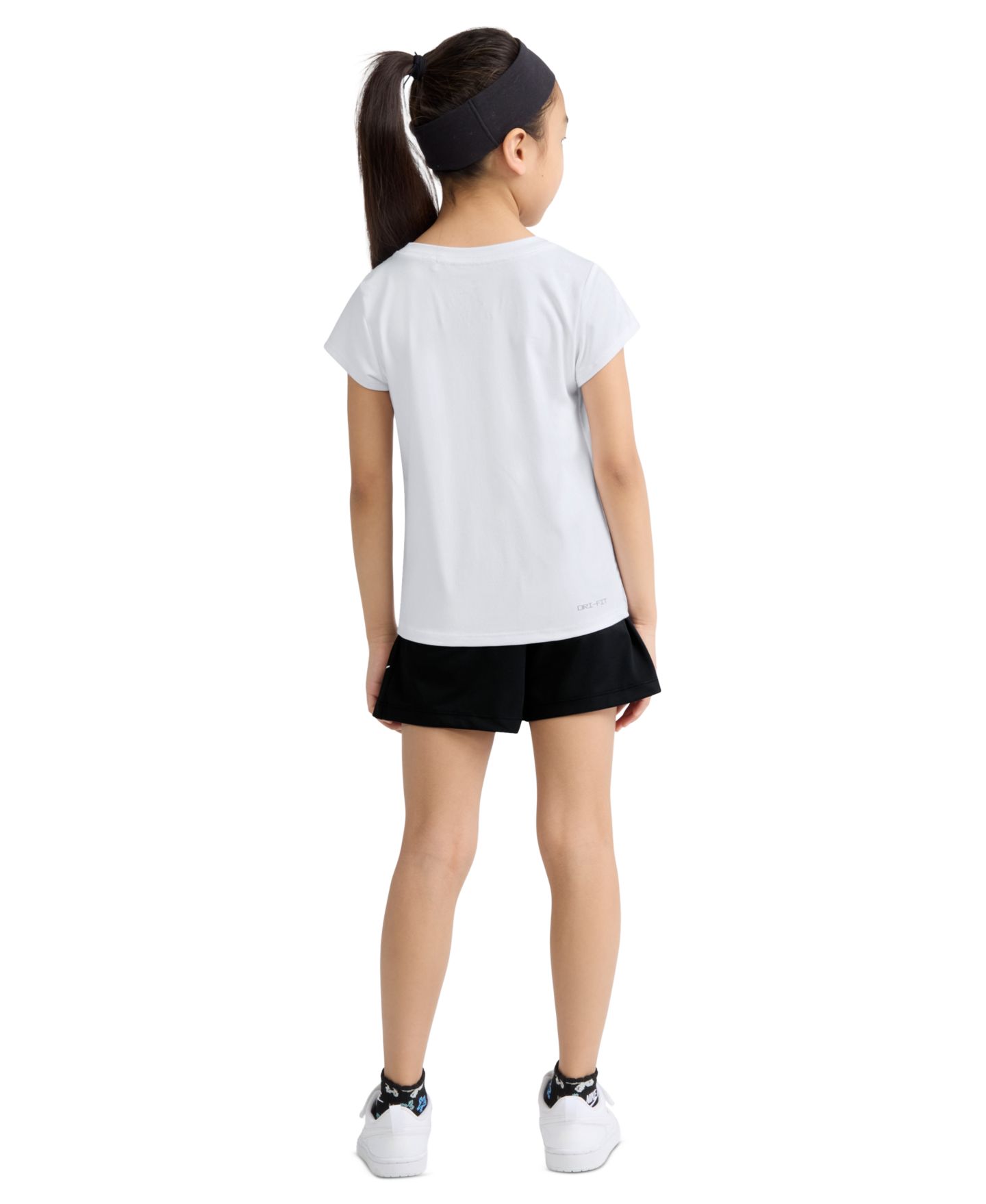 Nike Girls' 4-6X All Day Play Short-Sleeve T-Shirt and Skort, 2-Piece Set, цвет: Чёрный / Белый — фото 3