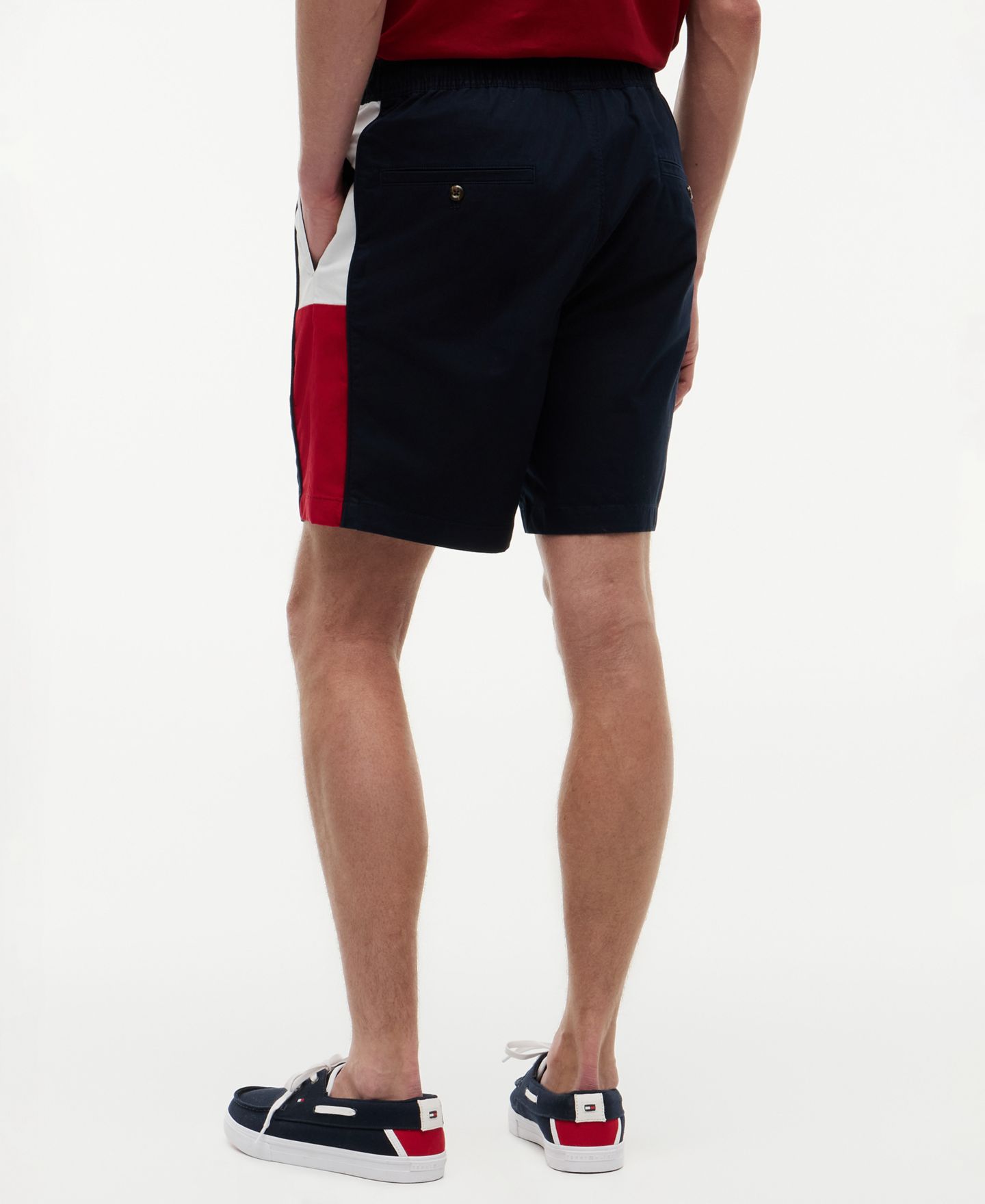 Мужские шорты Tommy Hilfiger 8" Regular-Fit TH Flag Stripe, цвет: Пустынный небесно-голубой — фото 2
