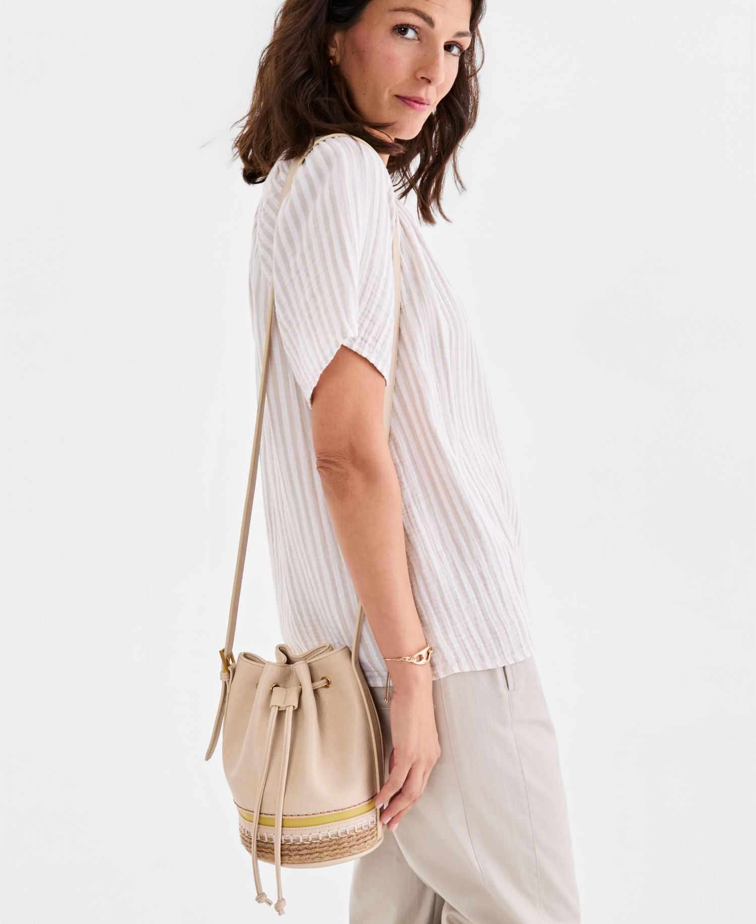 Small Bottom Detail Drawstring Bucket