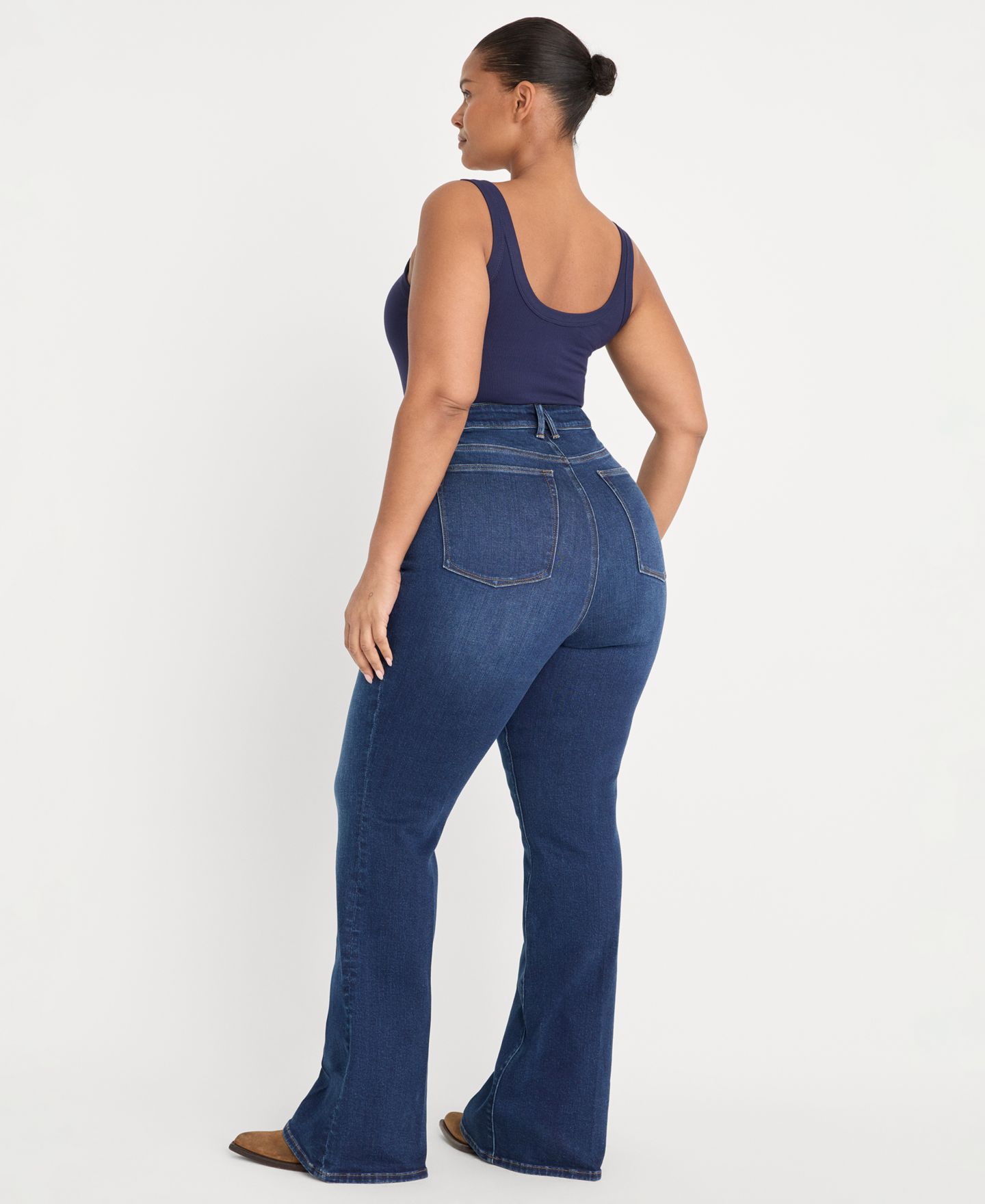 Женские джинсы Good American Compression Good Legs Flare, цвет: Синий — фото 8