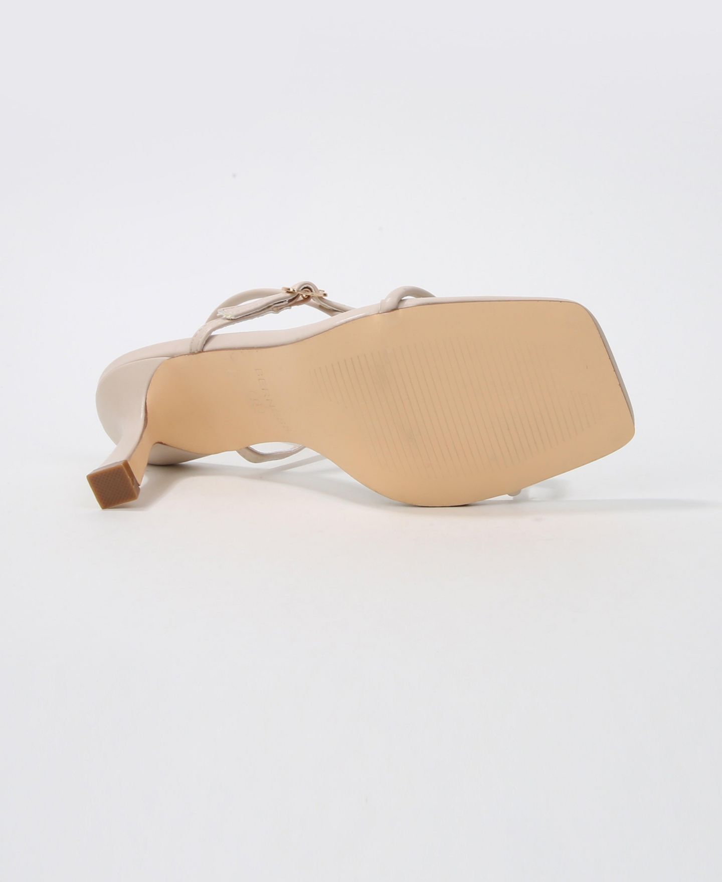 Женские сандалии BERNESS Hisako Dress Heeled Thong Sandal, цвет: Бежевый — фото 5