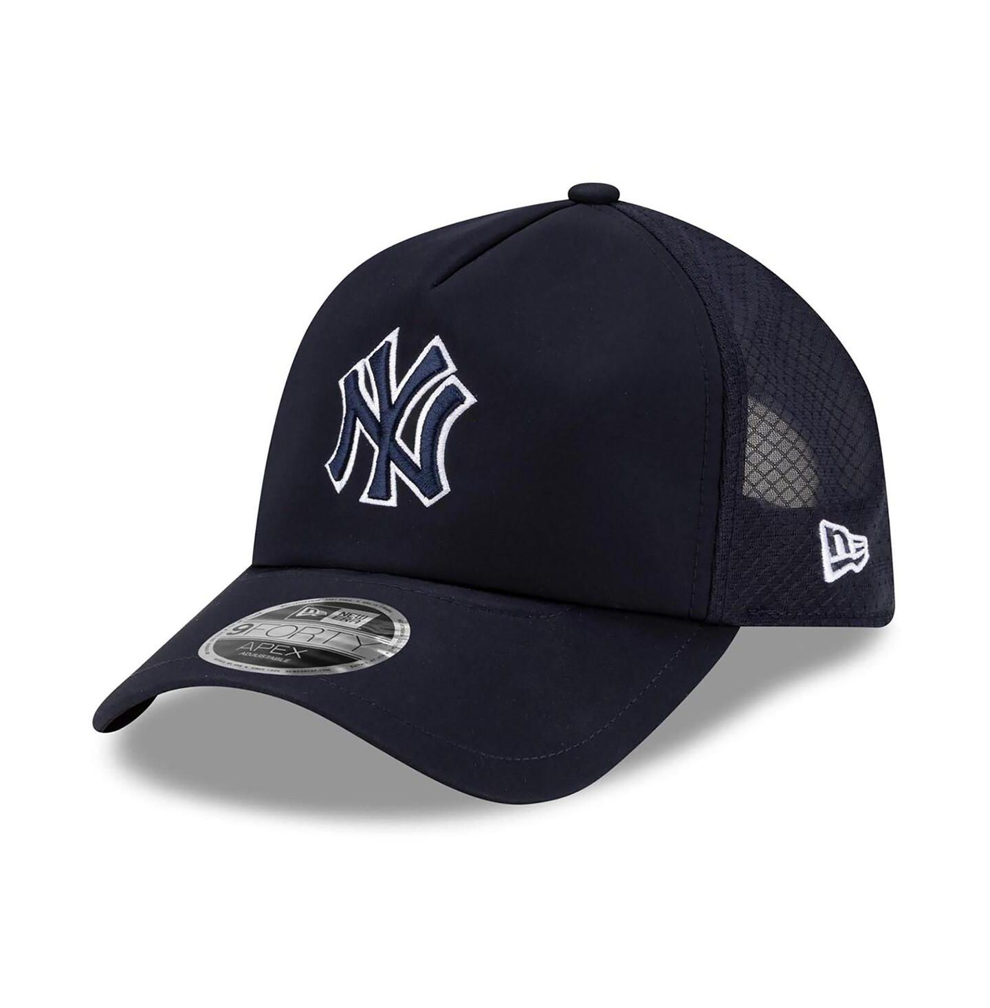 Мужская кепка New Era Navy New York Yankees 2026 Batting Practice Apex 9FORTY Adjustable Trucker Hat — фото 1