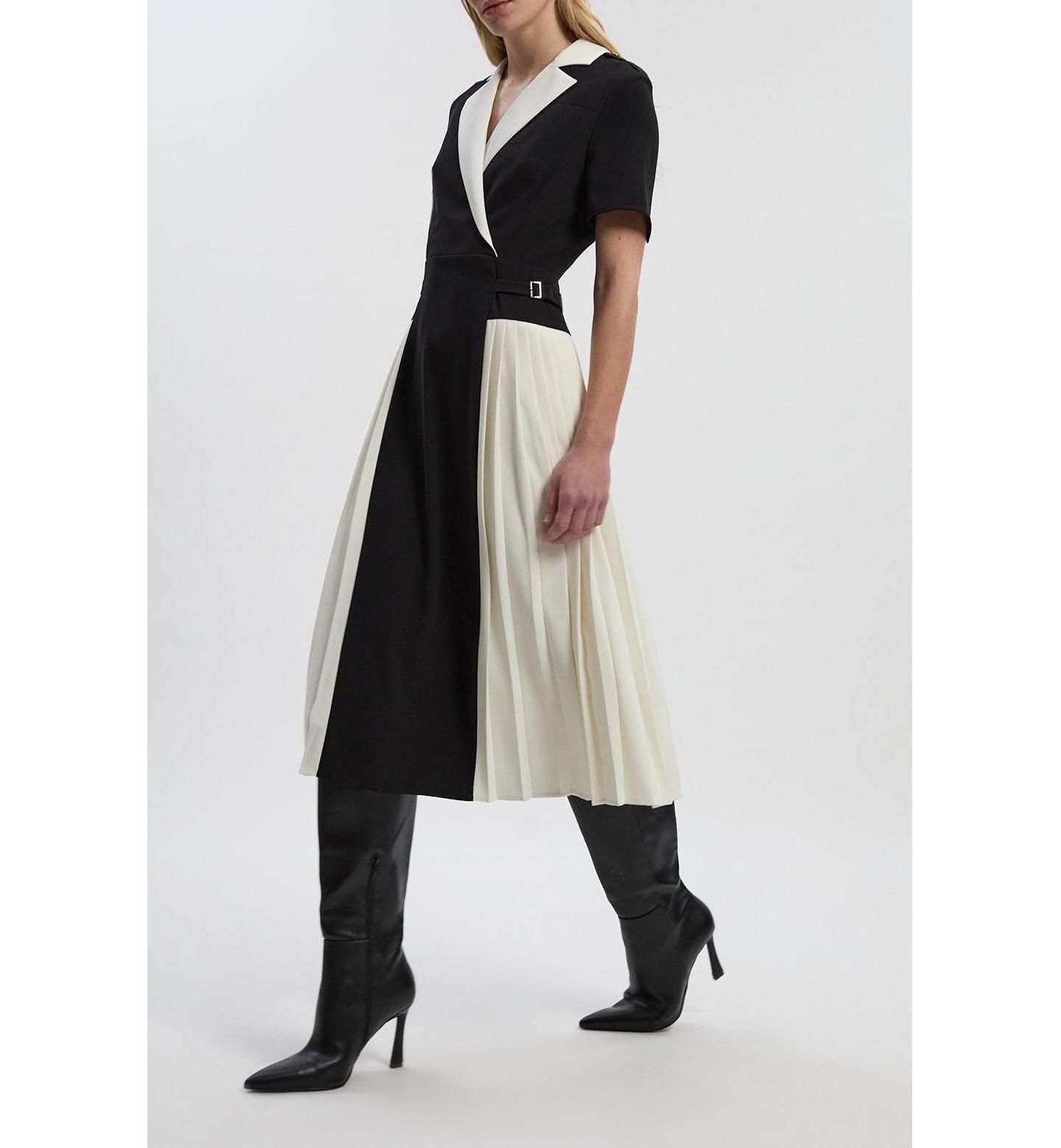 Женское платье Karen Millen Tailored Crepe Pleated Midi Shirt Dress, цвет: Mono — фото 6