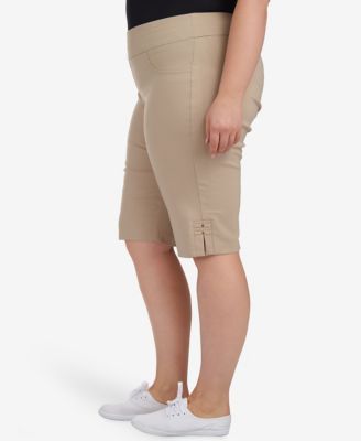Plus Size Solid Color Tech Stretch Skimmer Shorts