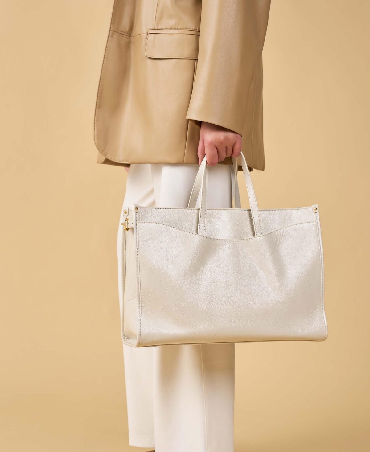 Oleada Reverie Waxed Leather Laptop Tote