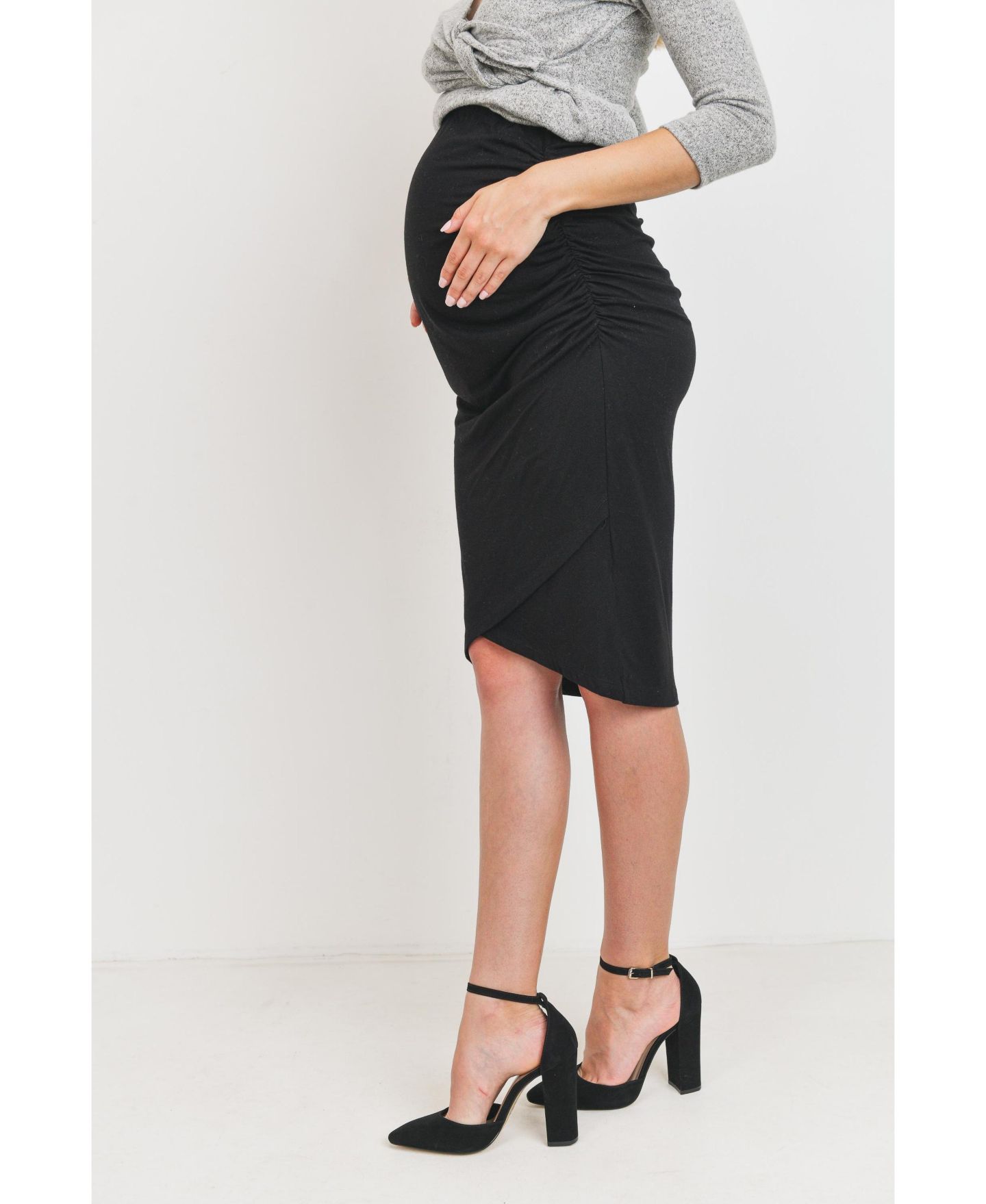 Женская юбка Hello Miz Maternity Ruched Slim Fit Knee-Length Skirt with Over-the-Belly Waist, цвет: Чёрный — фото 2