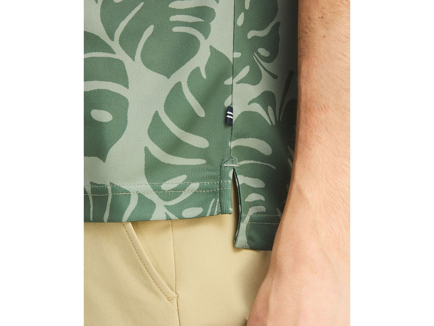 Мужское поло Nautica Short-Sleeve Frond Print Golf Polo Shirt, цвет: Seaspray — фото 4