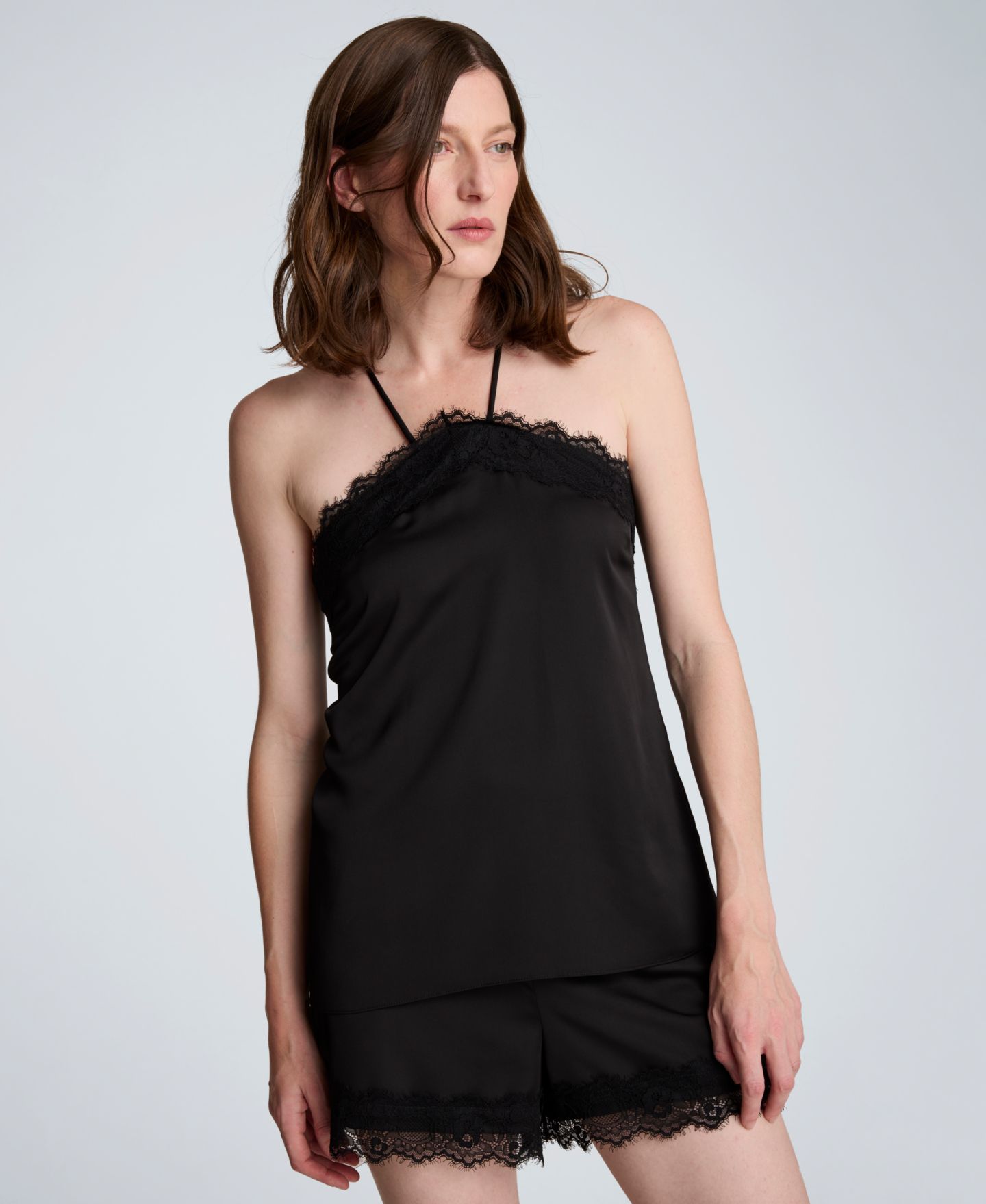 Женский топ Kenneth Cole Solid Satin Sleeveless Halter with Lace Trim, цвет: Чёрный — фото 1