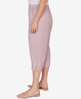 Plus Size Vintage Charm Front Pocket Capri Pants