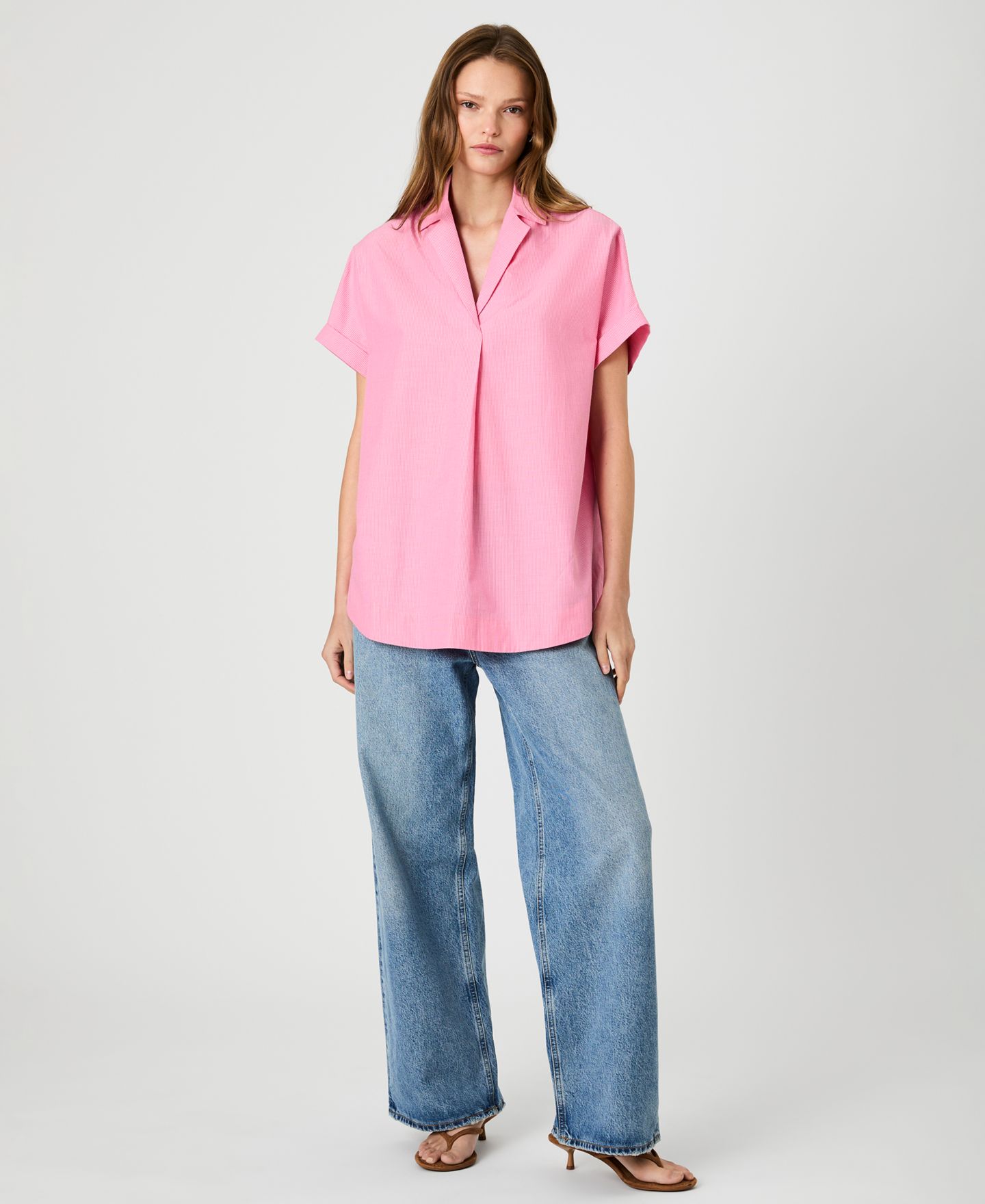 Женская рубашка French Connection Rhodes Poplin Ticking Striped Popover V-Neck, цвет: Розовый — фото 2