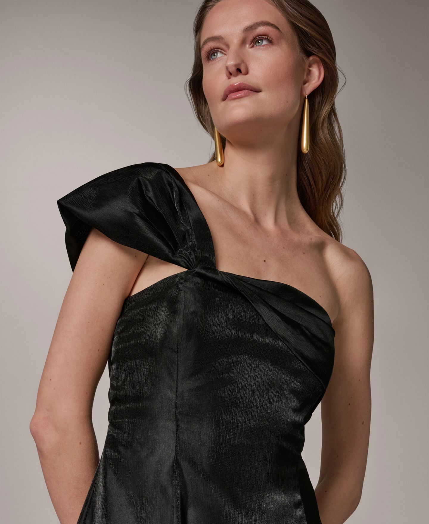 Женское платье Donna Karan New York Asymmetric-Neck One-Shoulder Gown, цвет: Чёрный — фото 4