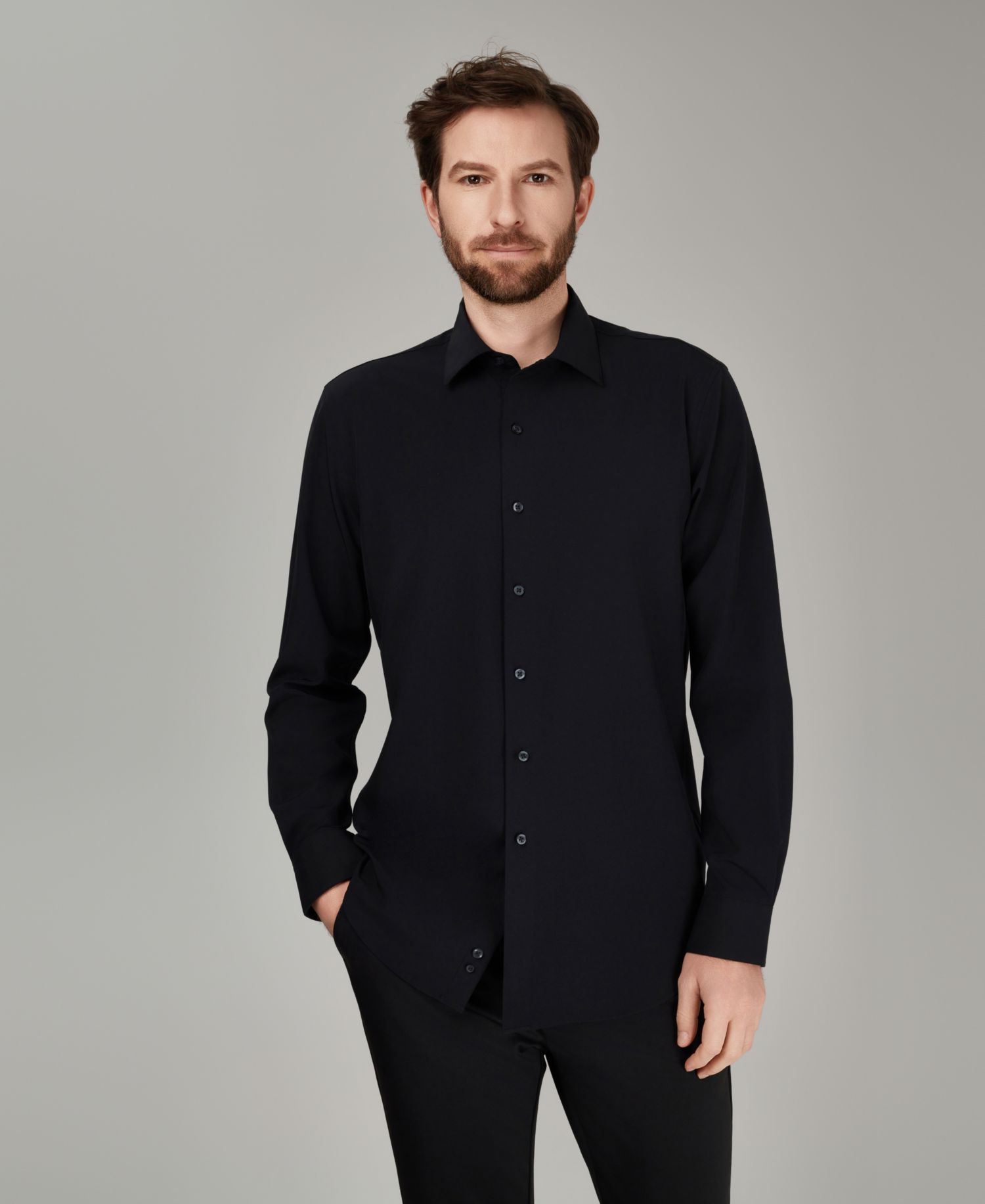 Men's Spread Collar Performance Solid Dress Shirt