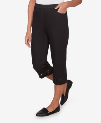 Petite Detail Driven Geometric Cut-Out Flat Front Capri Pants
