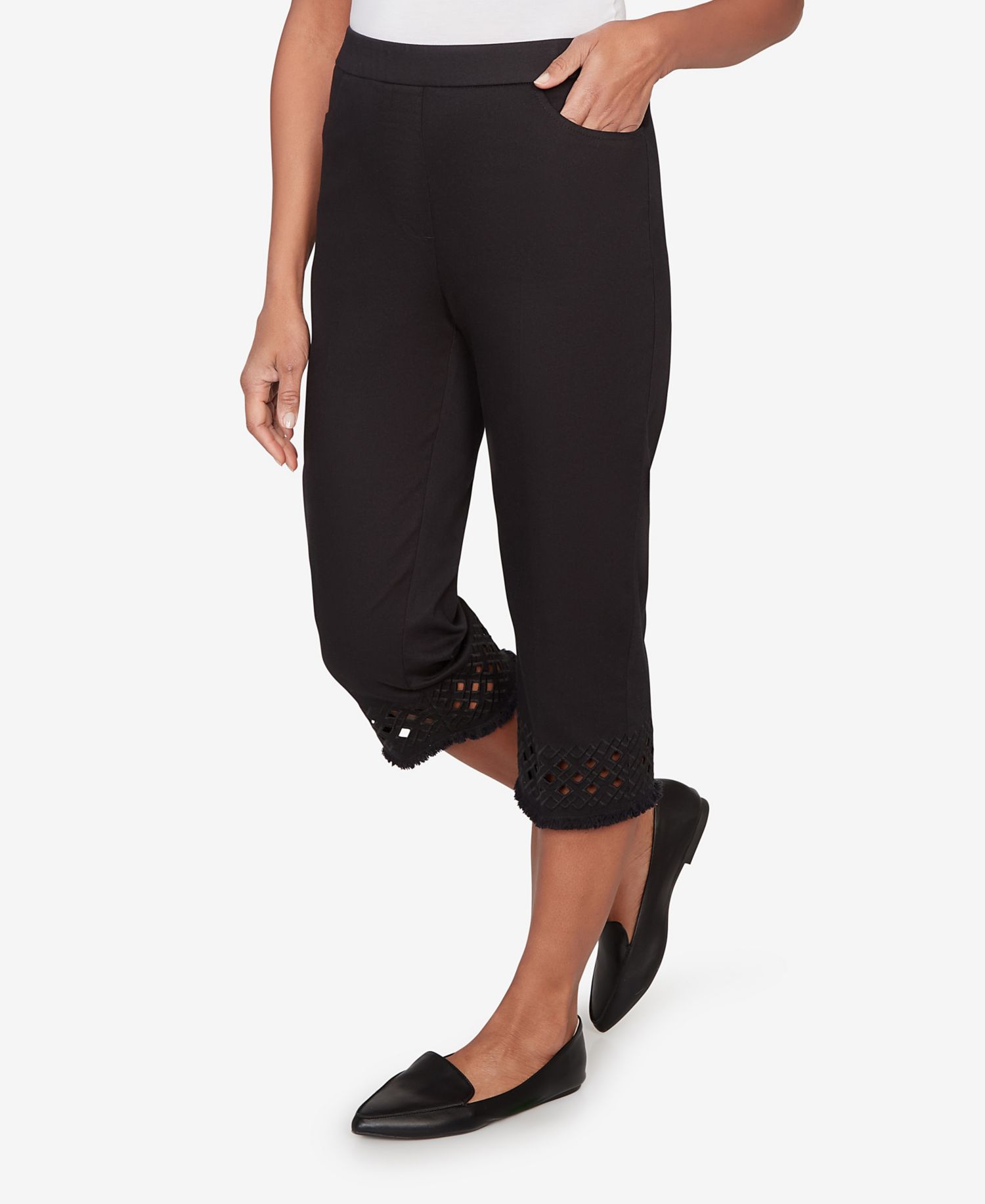 Petite Detail Driven Geometric Cut-Out Flat Front Capri Pants