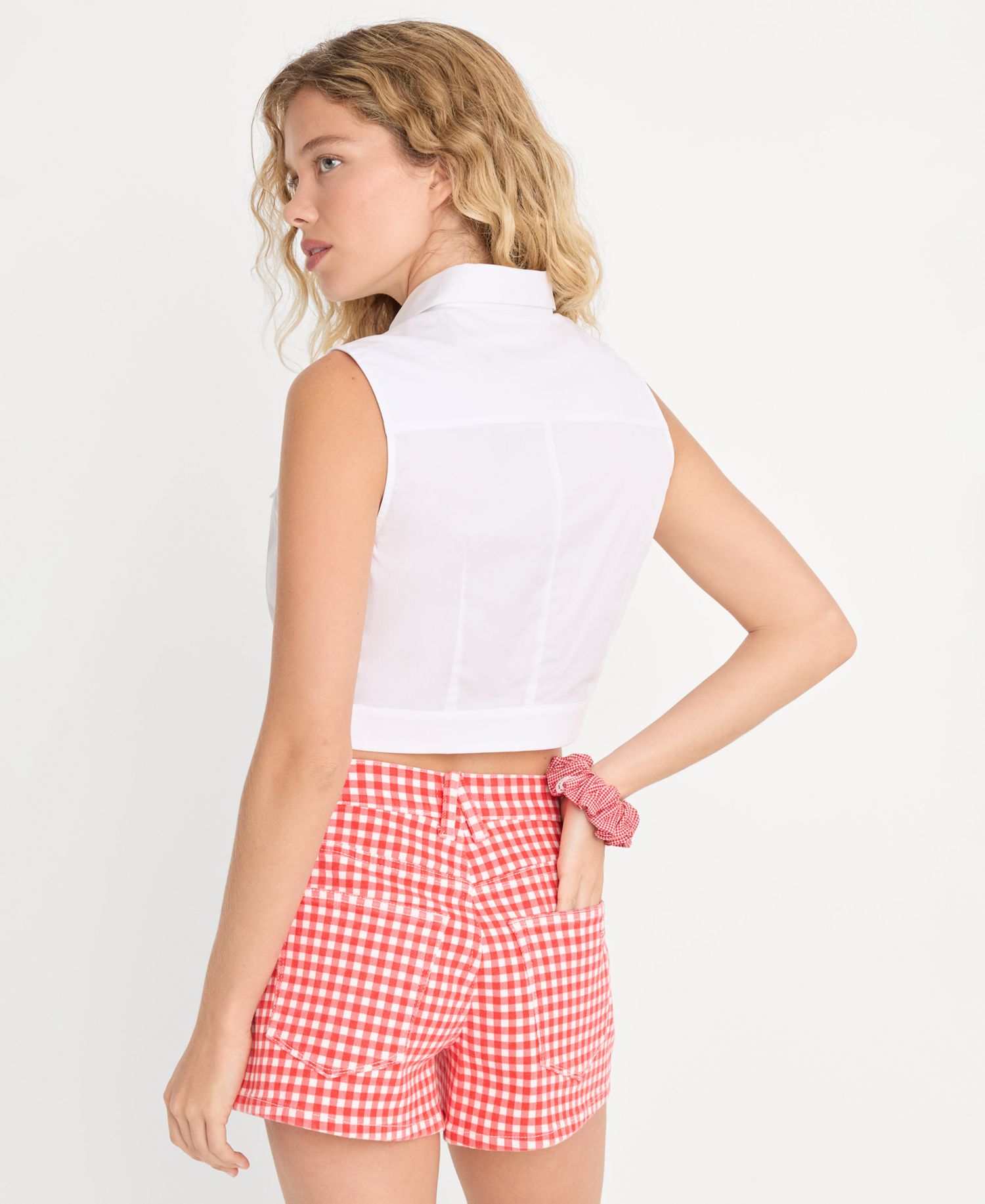 Women's Sleeveless Button-Up Top