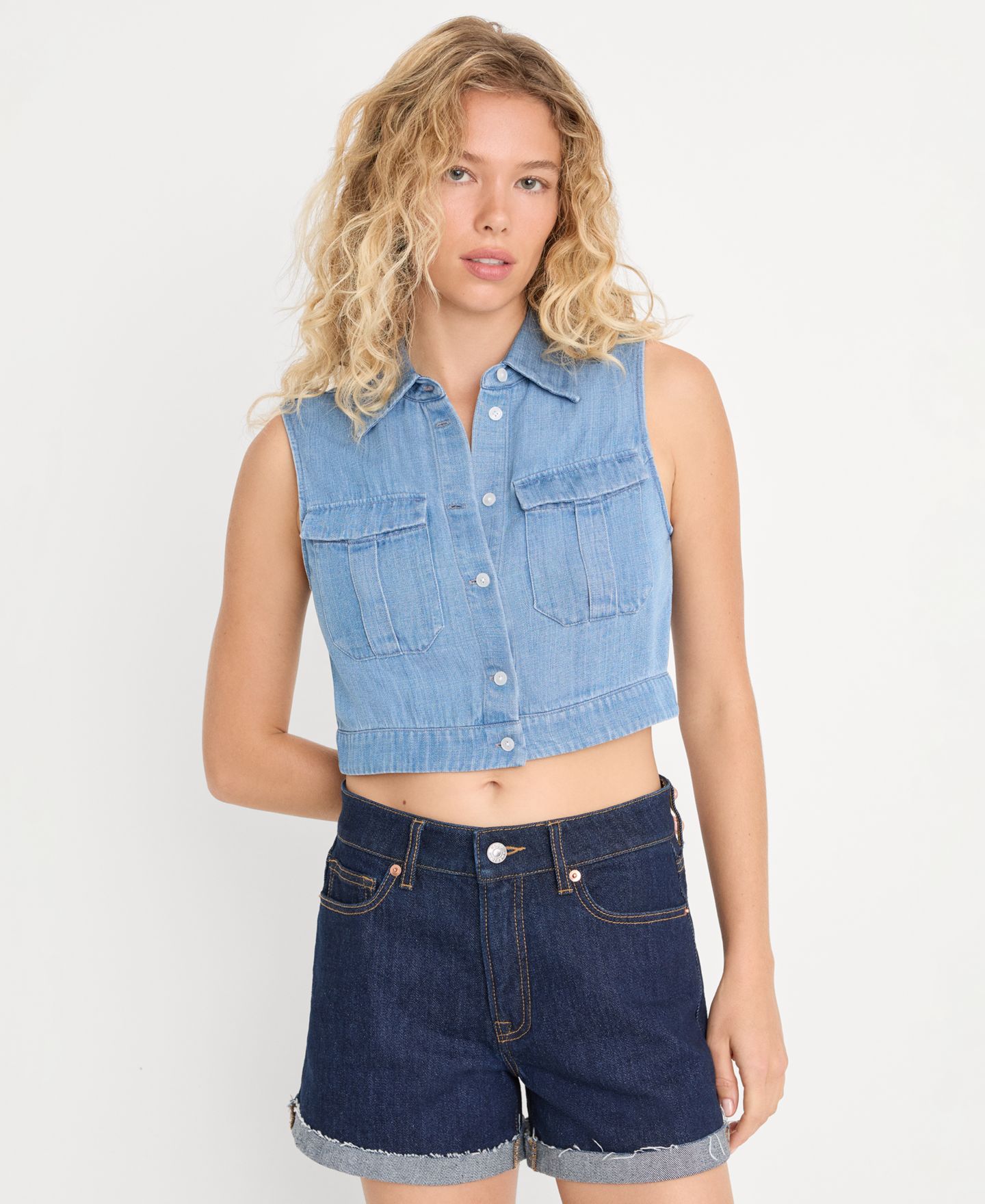 Женский топ Good American Denim Sleeveless Button-Up, цвет: Индиго — фото 1