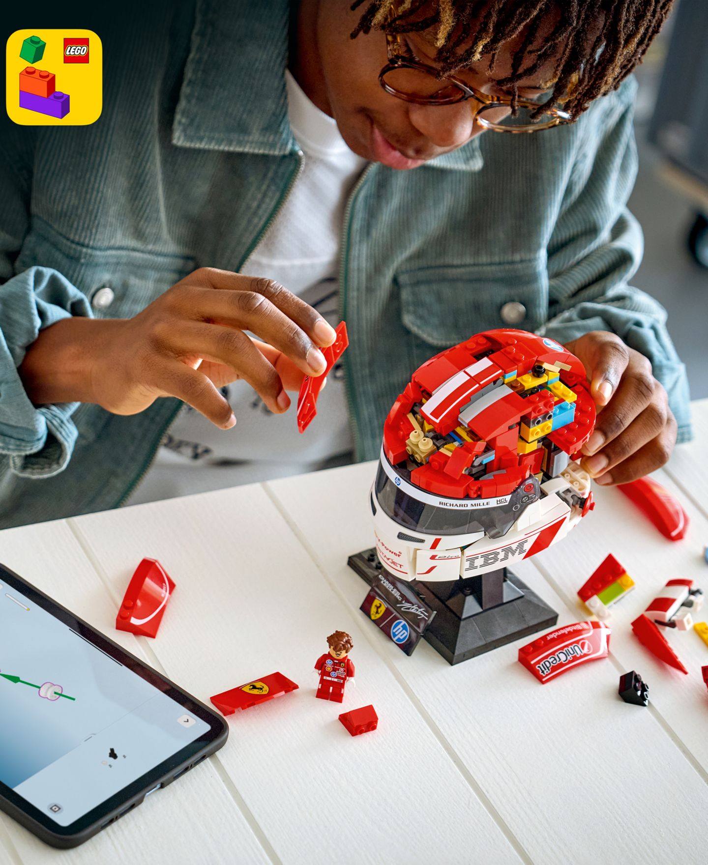 Детские конструкторы LEGO® Editions Scuderia Ferrari HP Charles Leclerc Helmet 43014, 886 Pieces — фото 6
