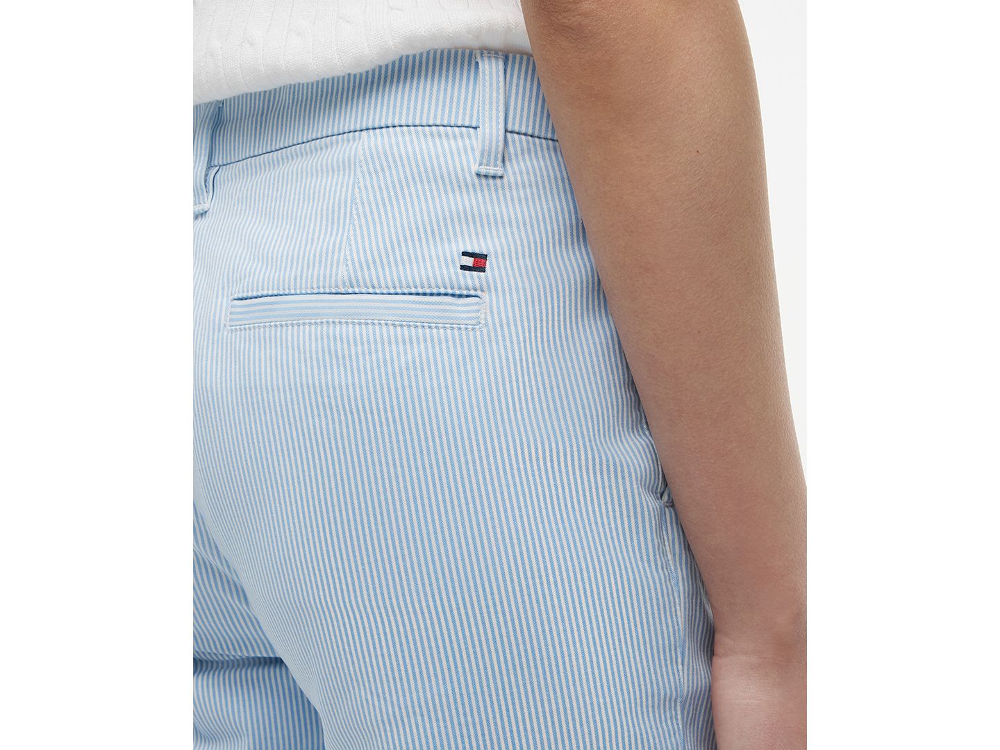 Женские брюки Tommy Hilfiger Twill-Slim Chino, цвет: Полосатый белый / Синий — фото 2
