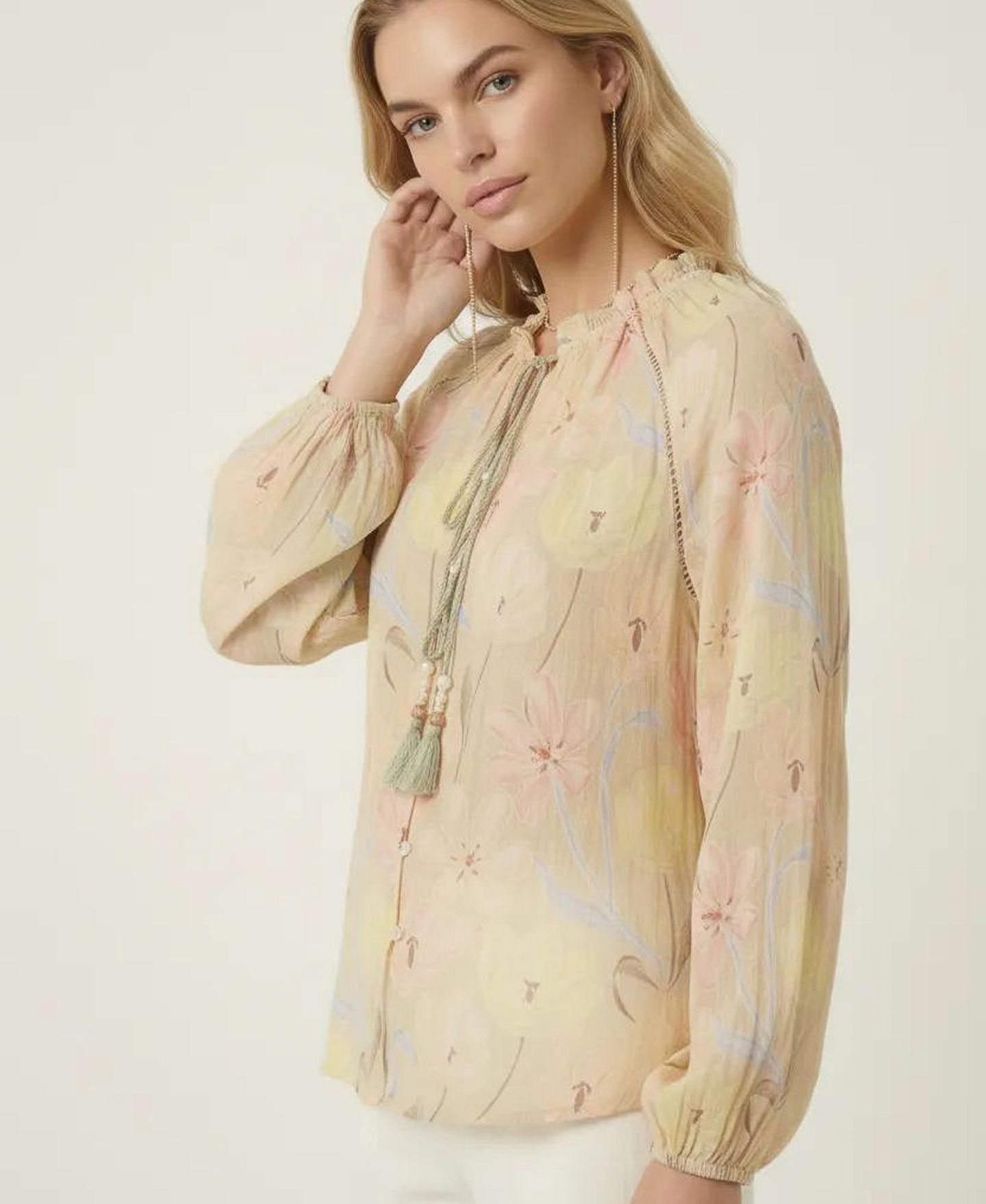 Женская блузка Modenaire Floral Print Tassel-Tie Neck Long-Sleeve, цвет: Бежевый — фото 4