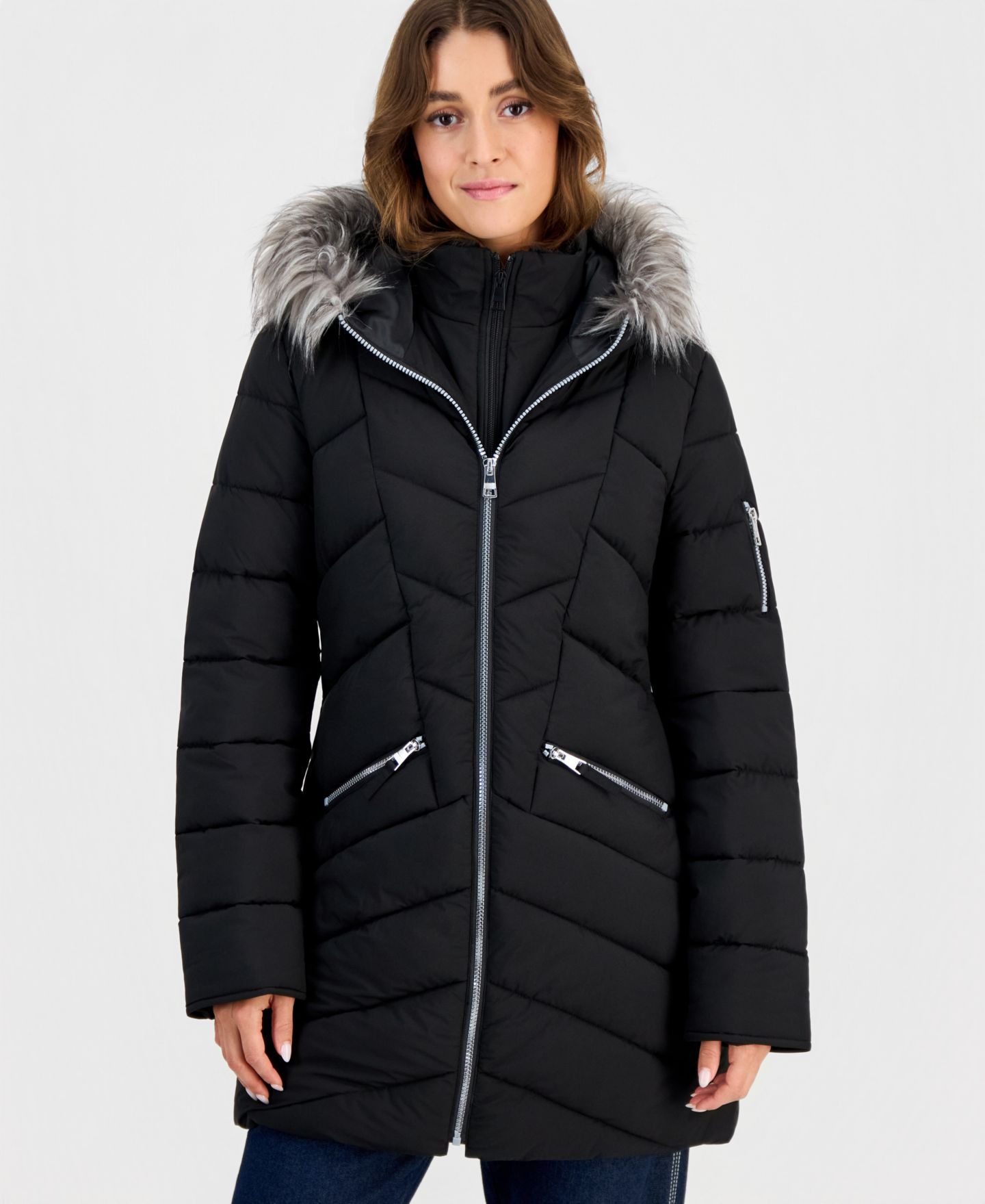 Женская куртка Maralyn & Me Juniors' Faux-Fur-Trim Hooded Puffer, цвет: Чёрный — фото 1