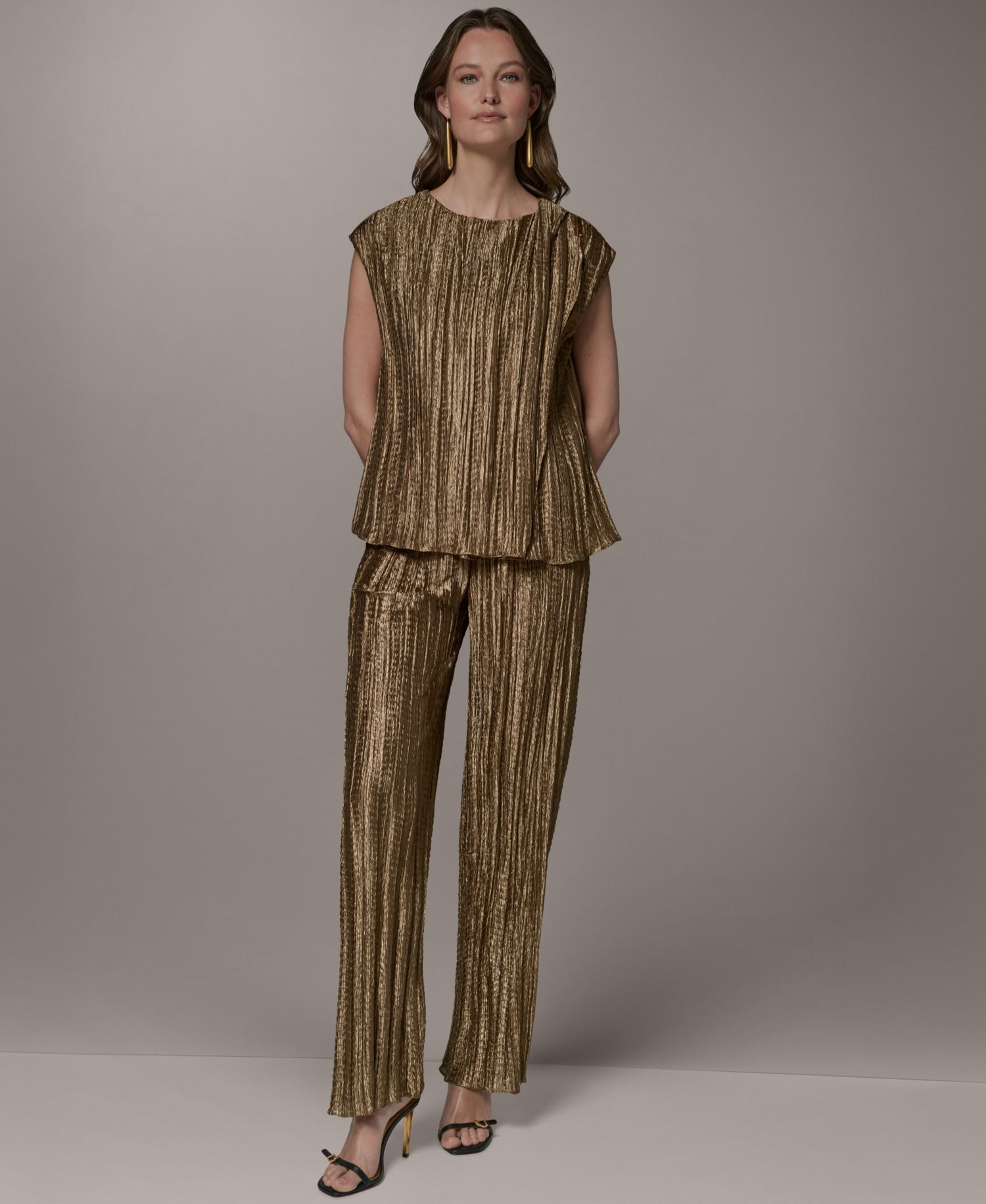 Women's Crewneck Pleated Novelty Blouse