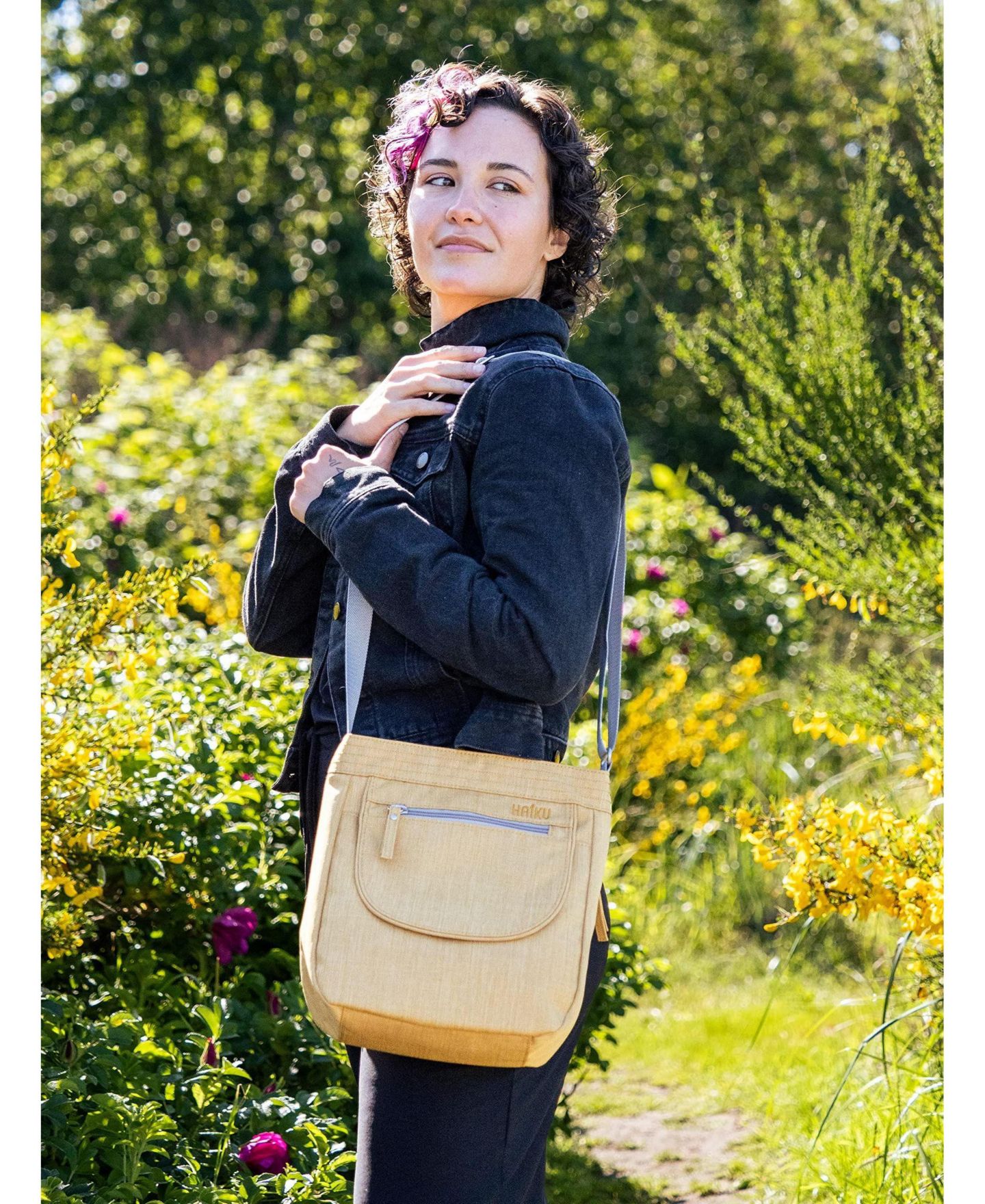 Женская сумка Haiku Jaunt RFID Blocking Crossbody, цвет: Honeycomb — фото 7