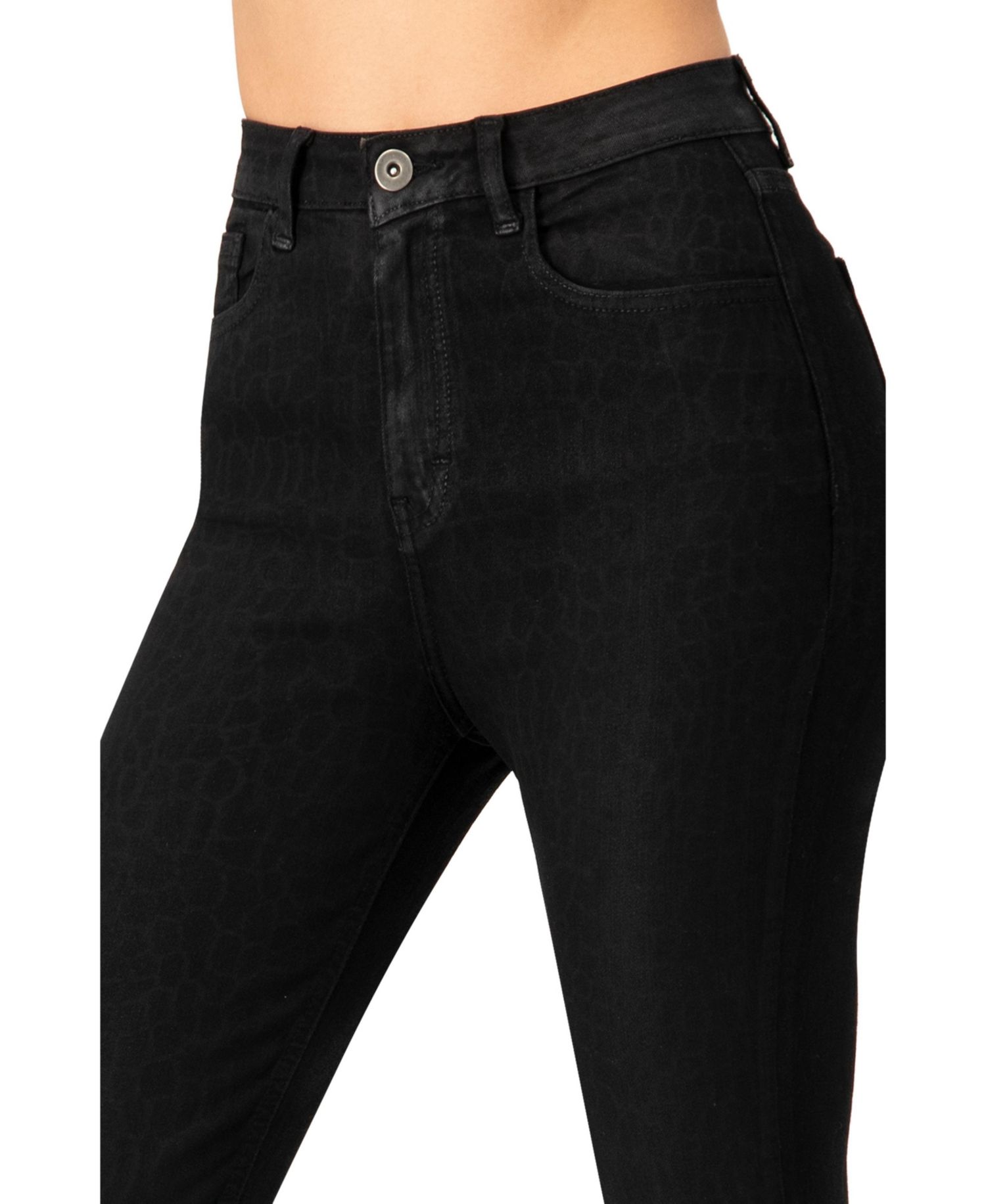 Women's Skinny Jeans with Button and Patch Pockets